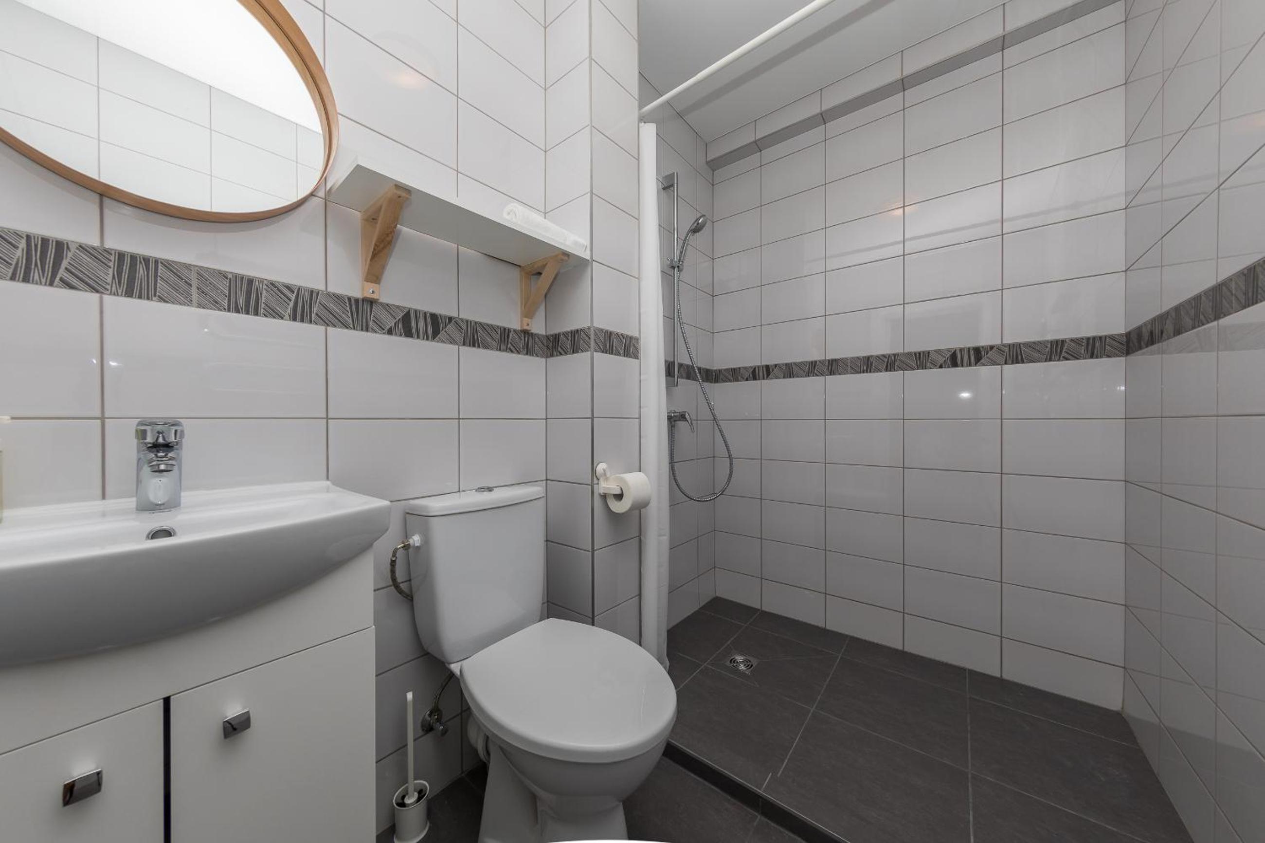 Studio Apartment with Balcony photo 1