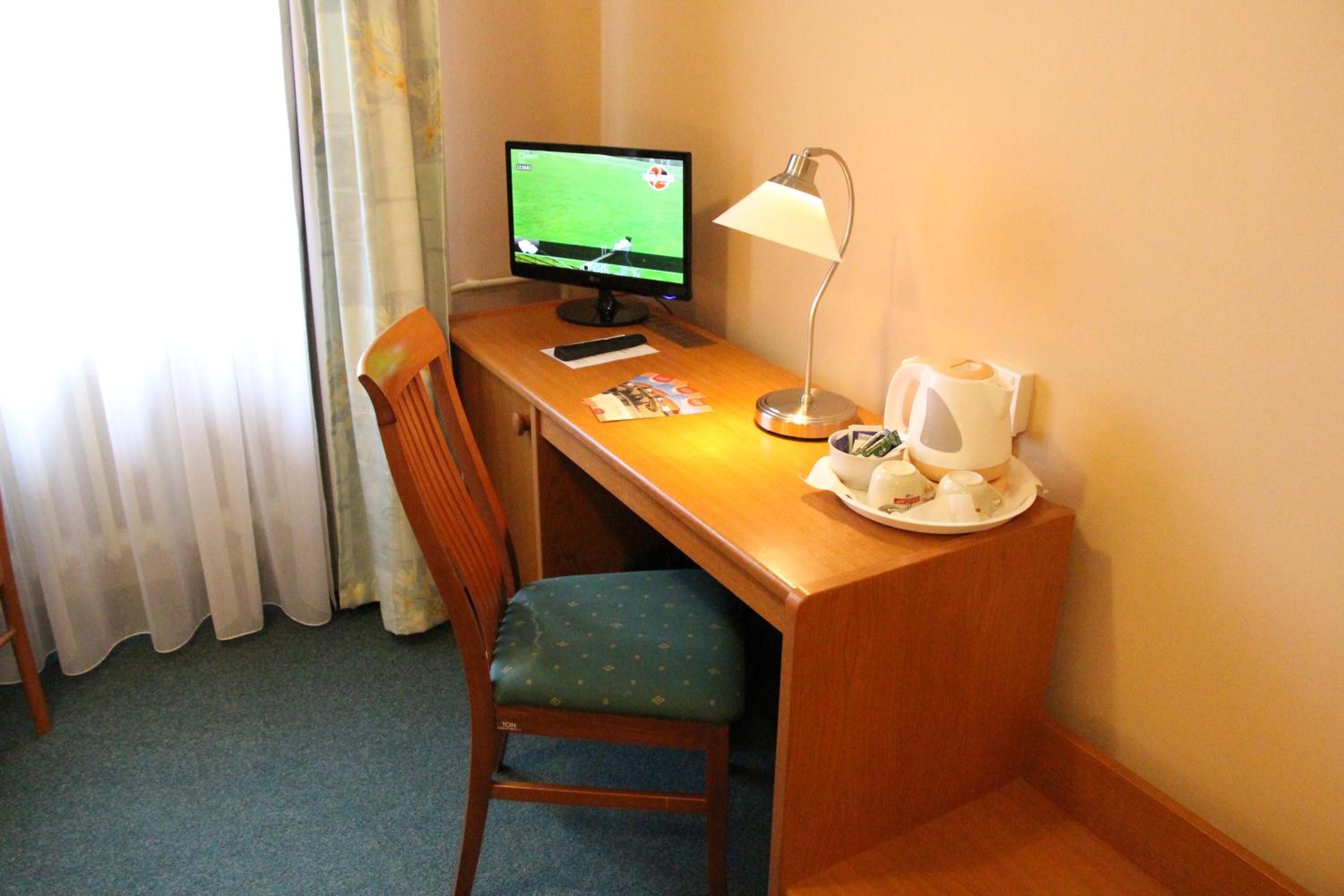 Standard King Room photo 3