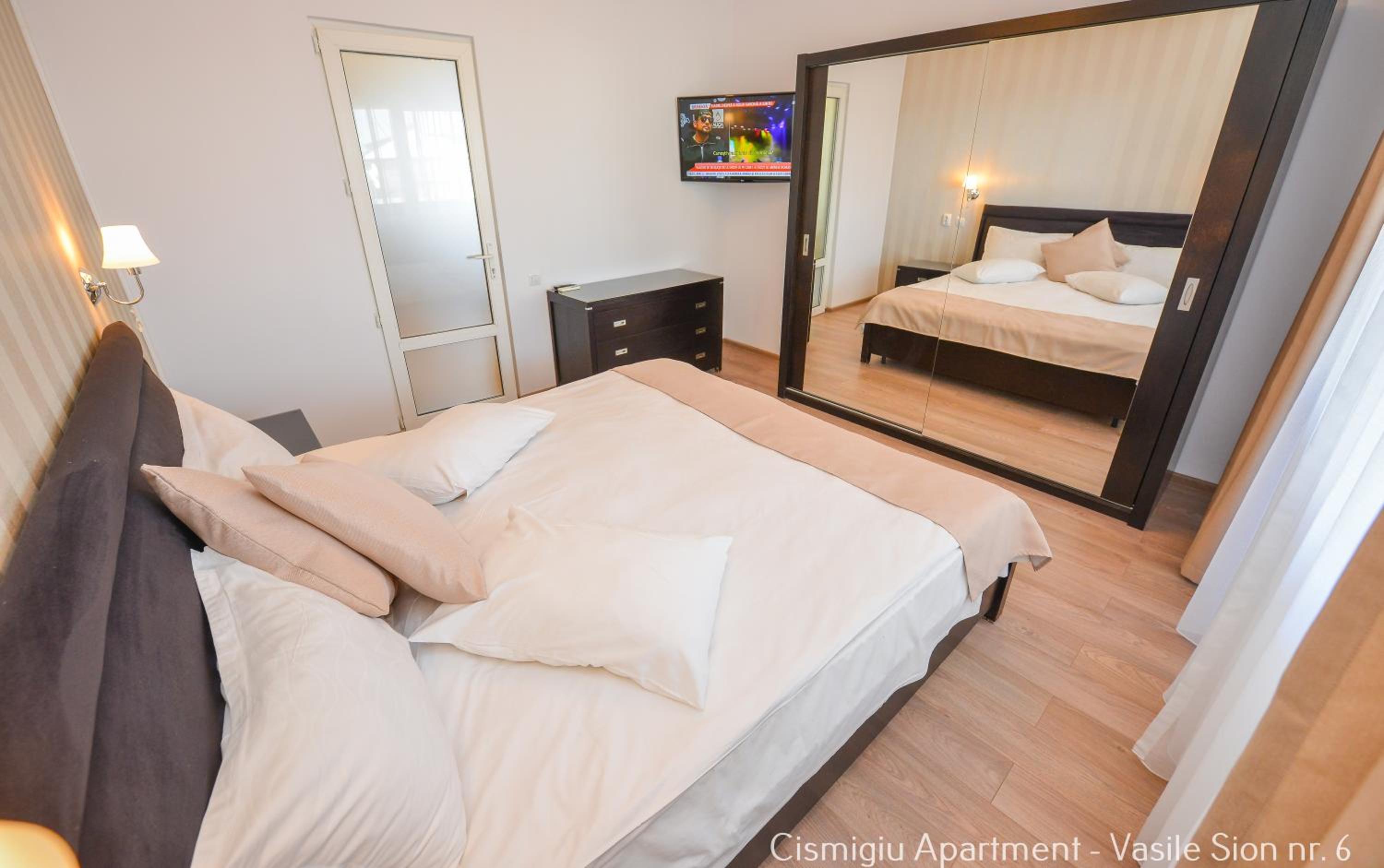 Two-Bedroom Apartment - Photo 2