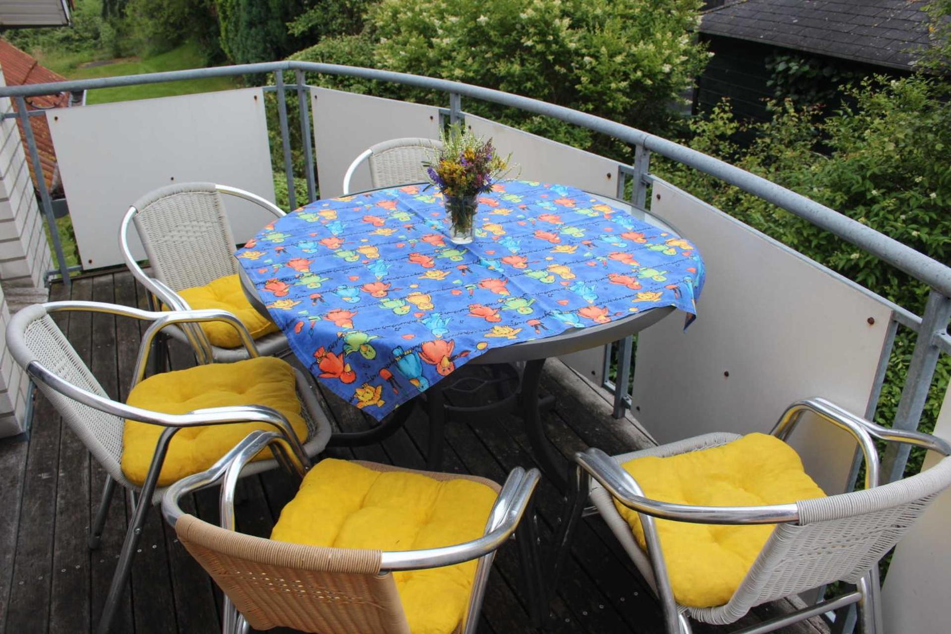Three-Bedroom Apartment with Balcony photo 2