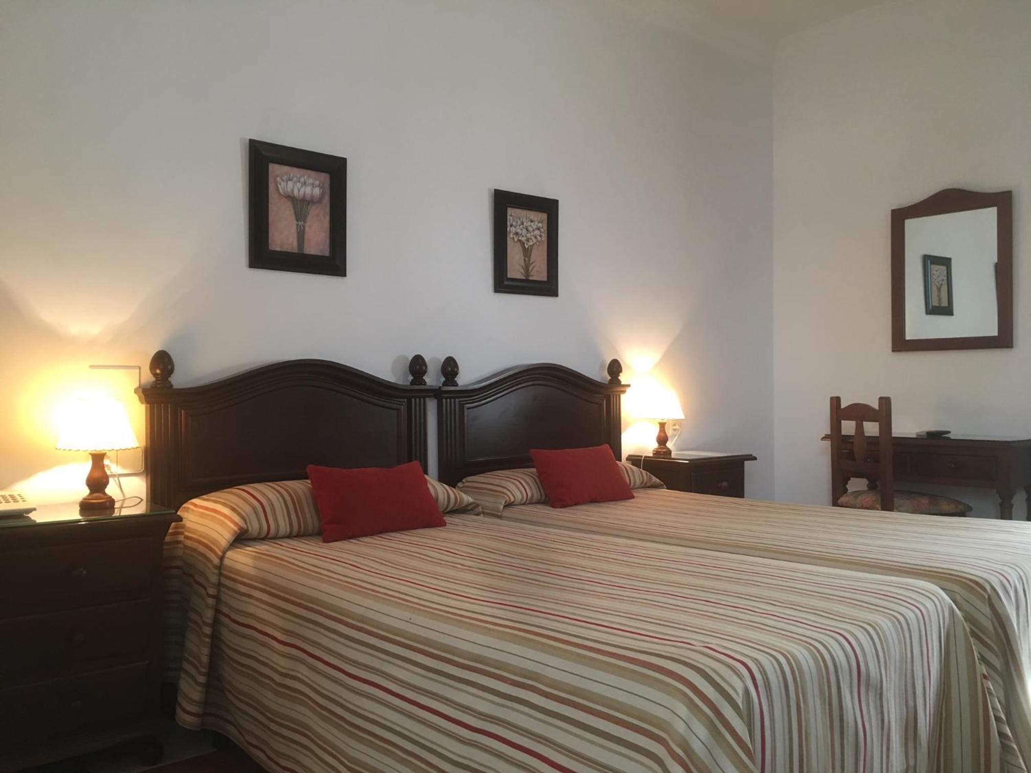 Double or Twin Room - Photo 2