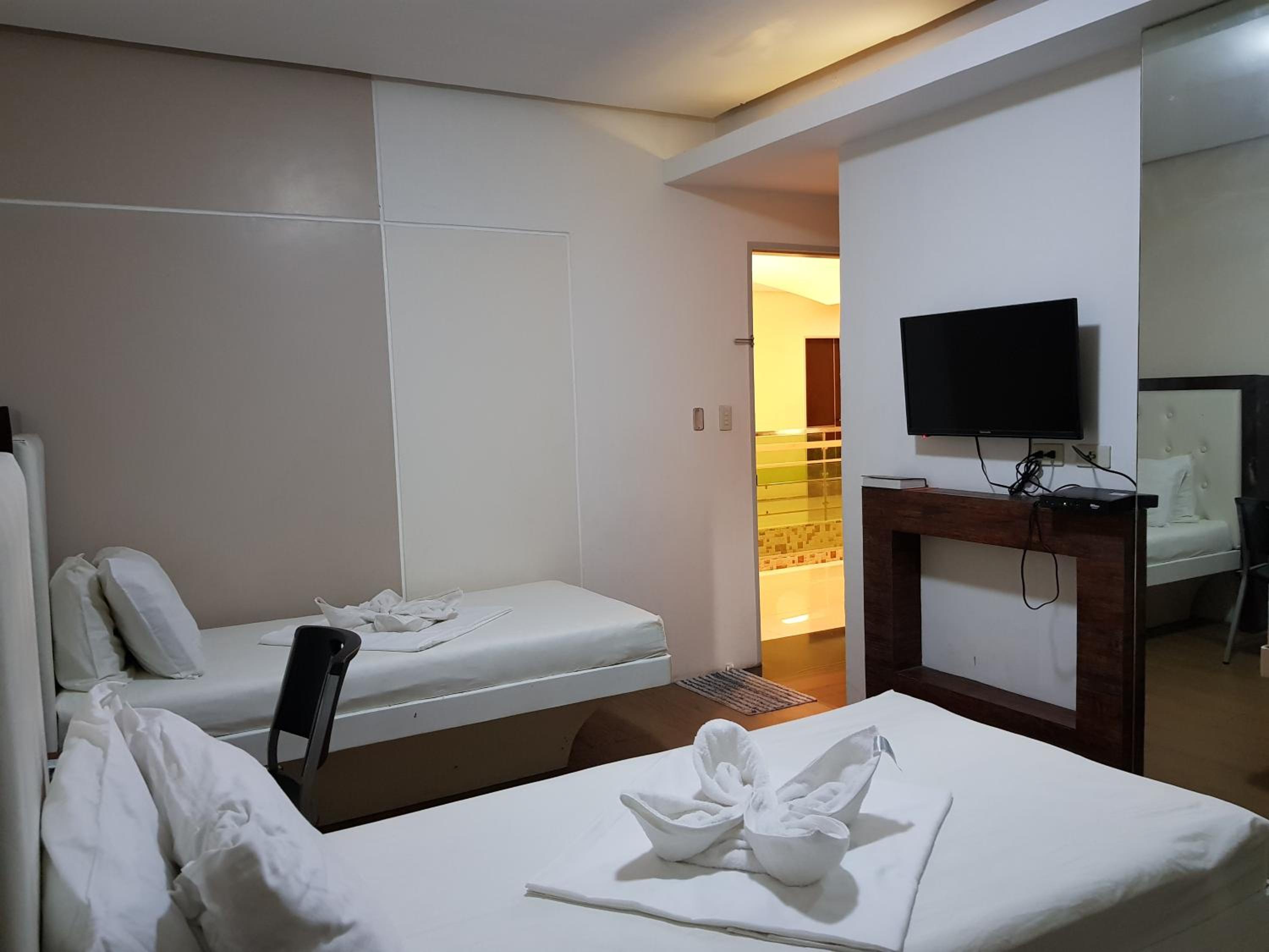 Twin Room - Photo 1