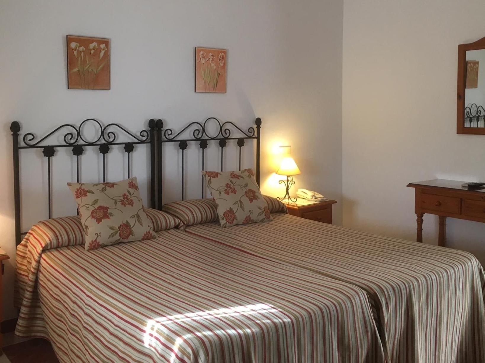 Double or Twin Room - Photo 3