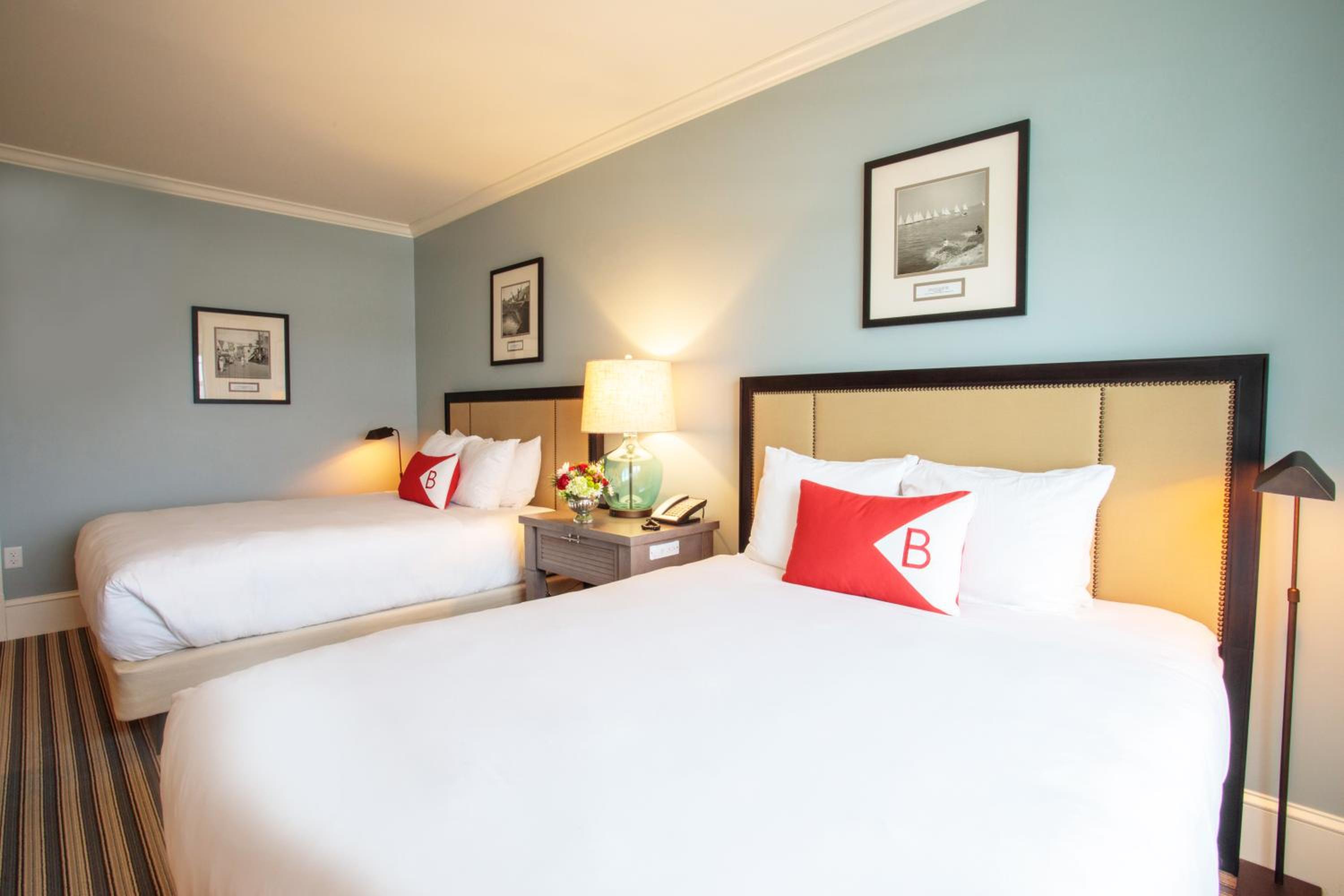 Classic City View with Two Queen Beds photo 3