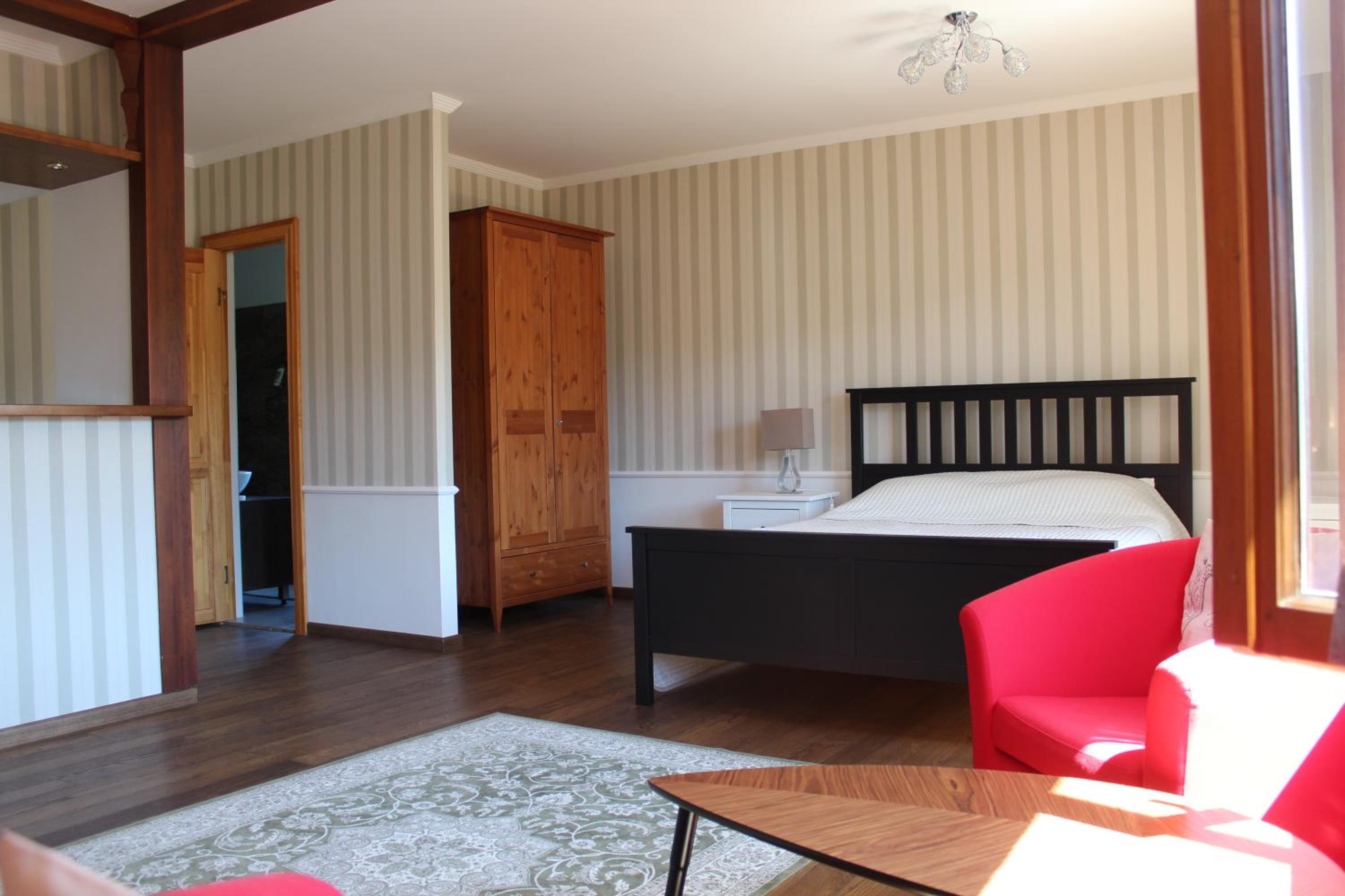 Superior Quadruple Room - Photo 12