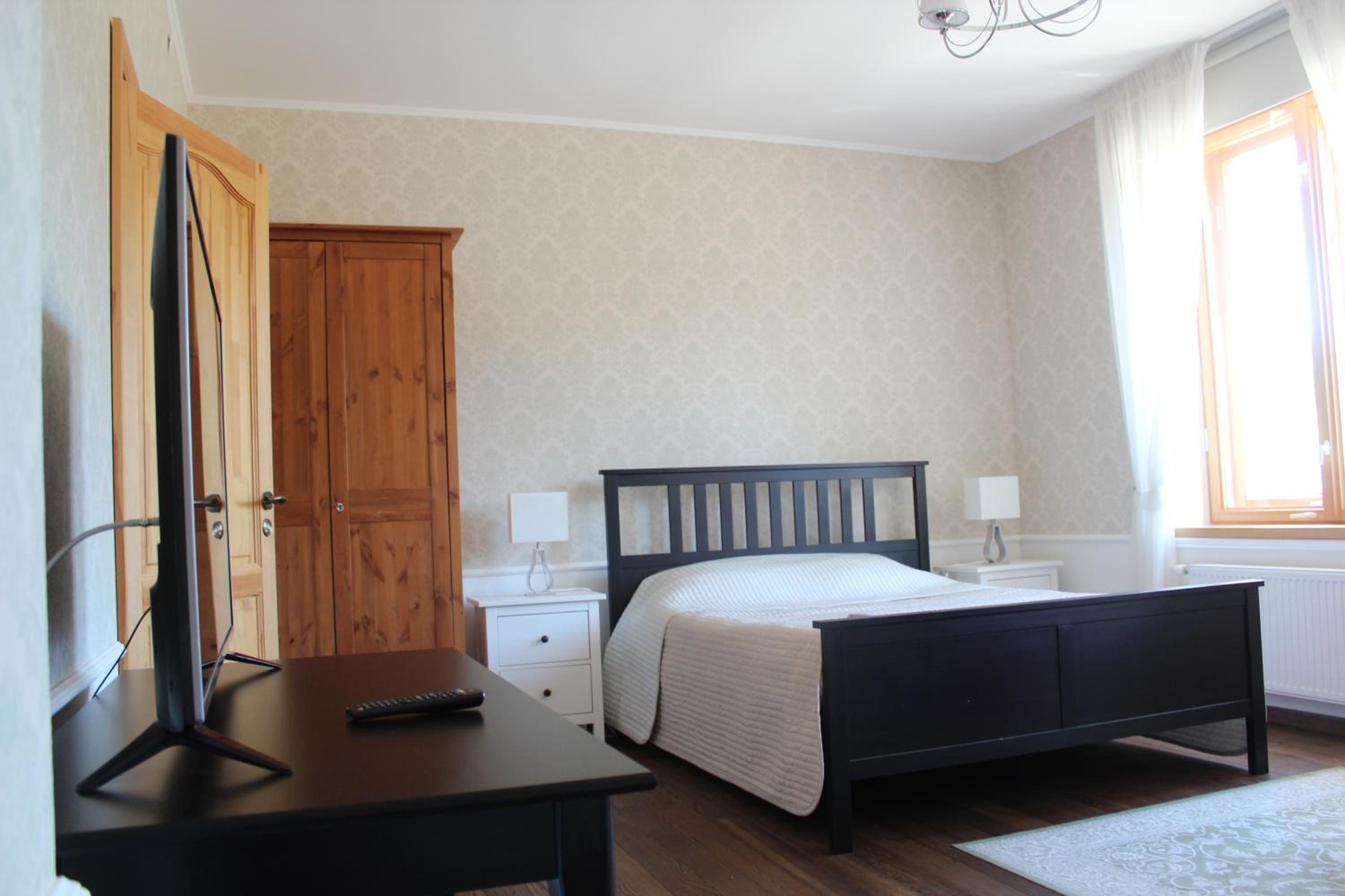 Deluxe Family Room - Photo 2