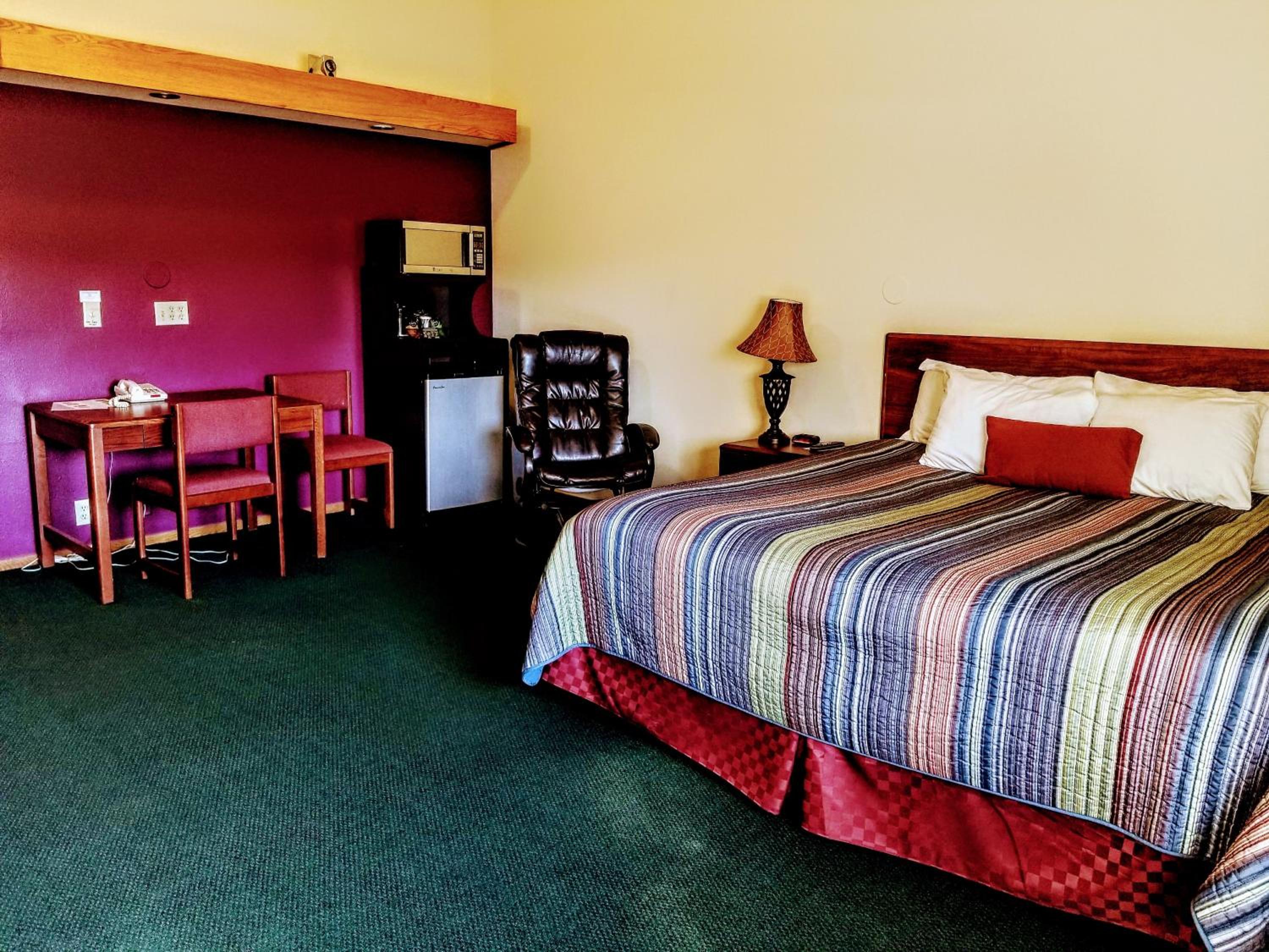 Deluxe King Room photo 3