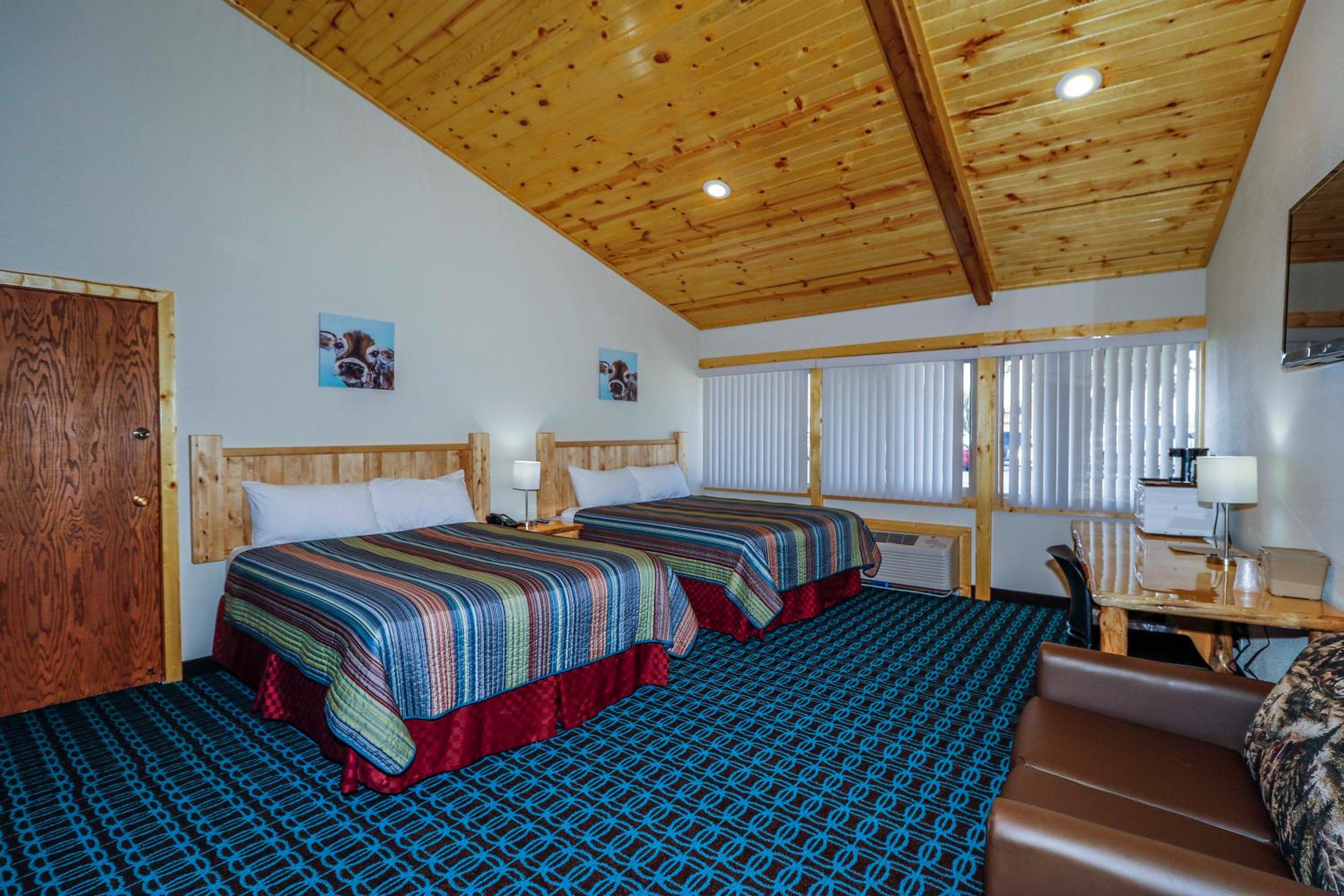 Signature Queen Room with Two Queen Beds