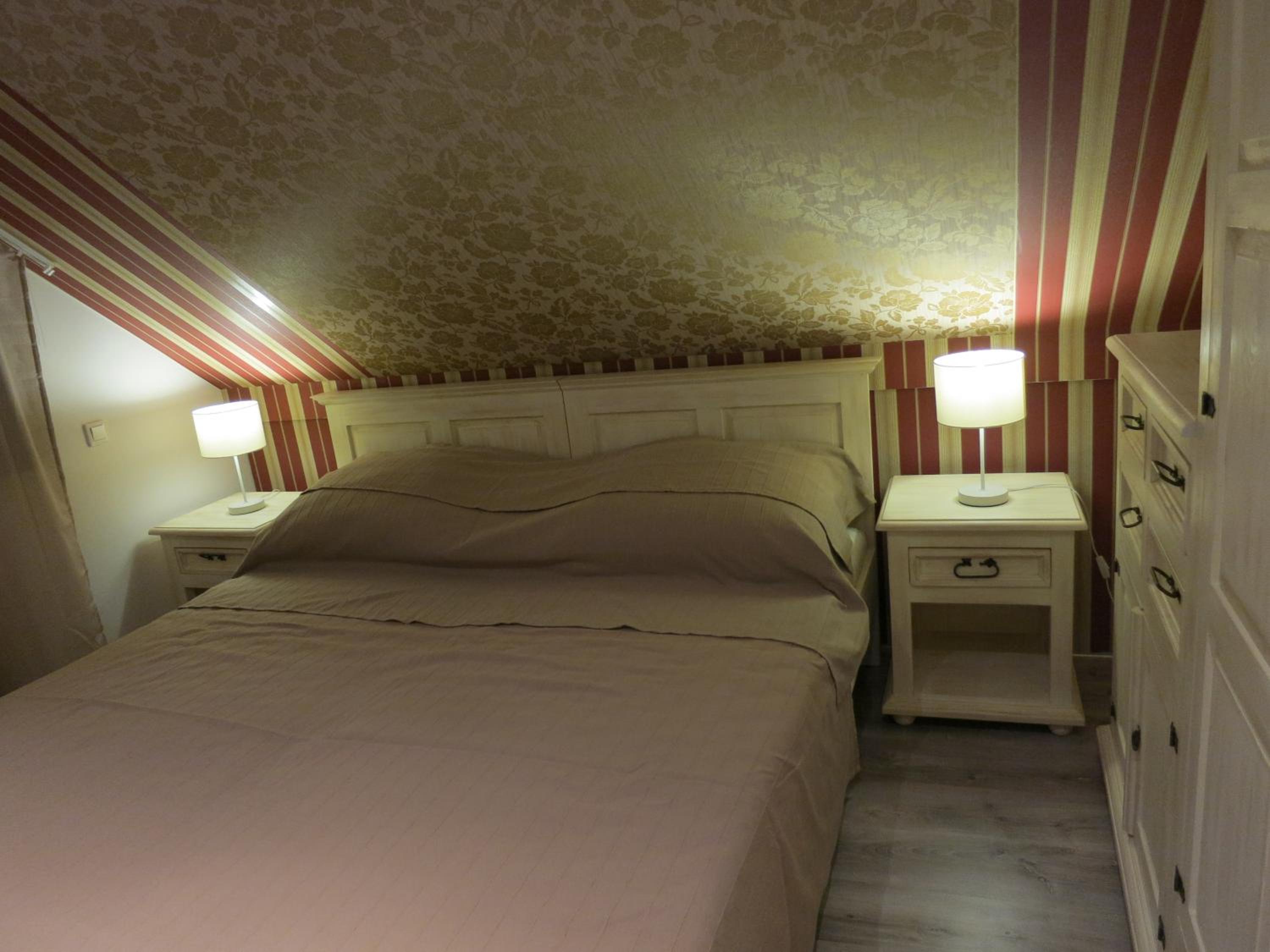 Quadruple Room with Balcony - Photo 15