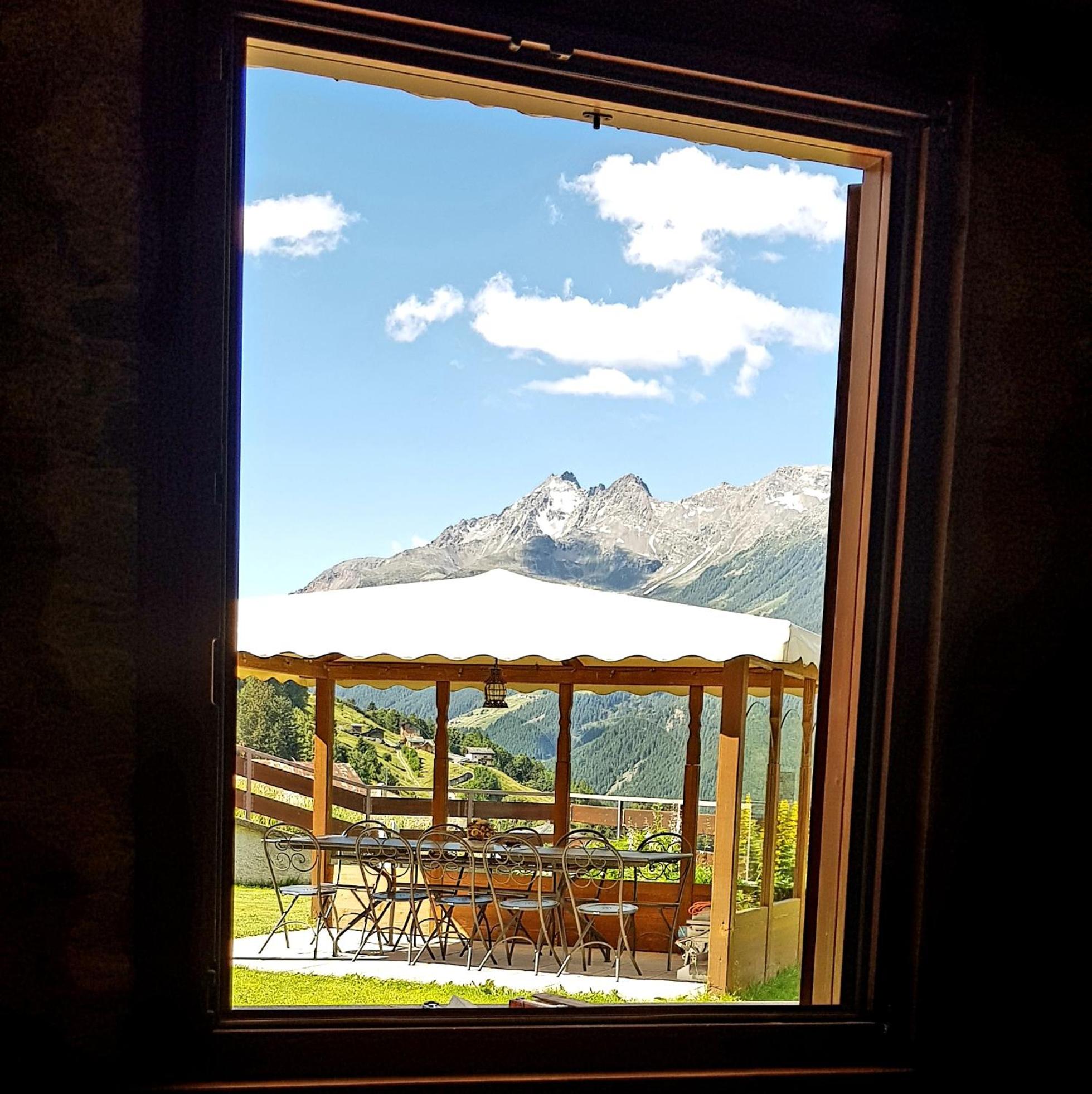 Apartment with Garden and Mountain View photo 3