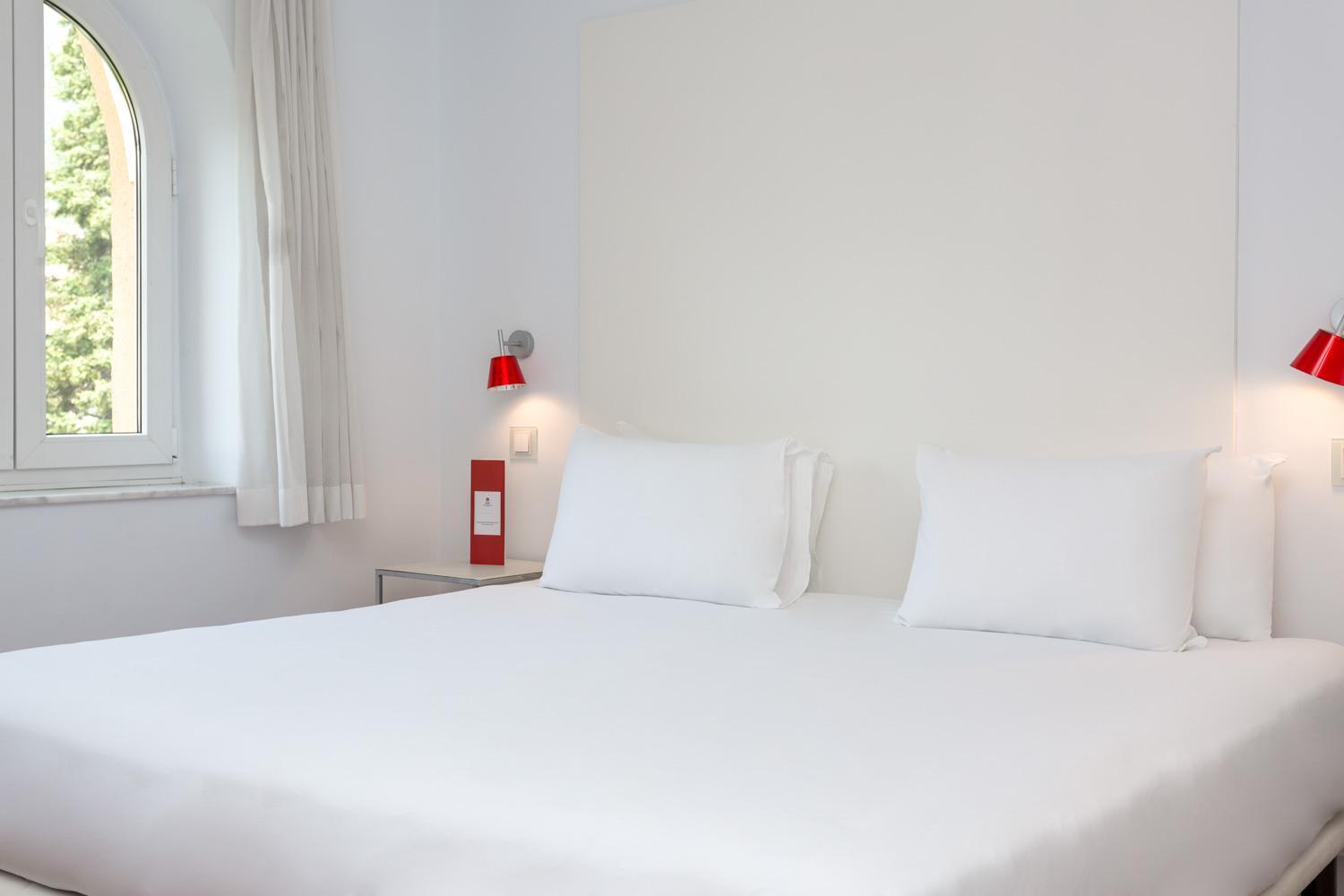 Standard Double or Twin Room - Photo 3