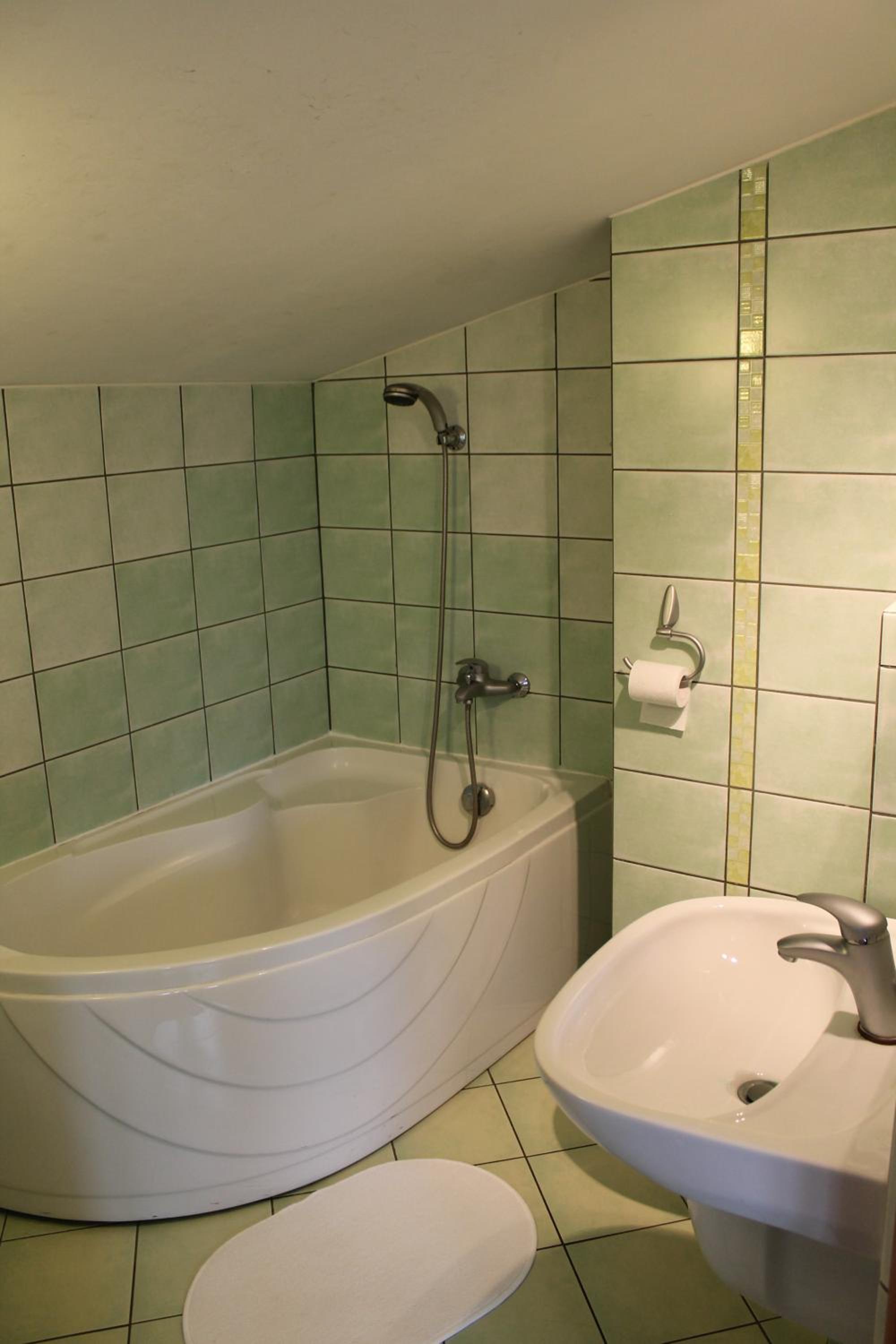 Quadruple Room - Photo 3