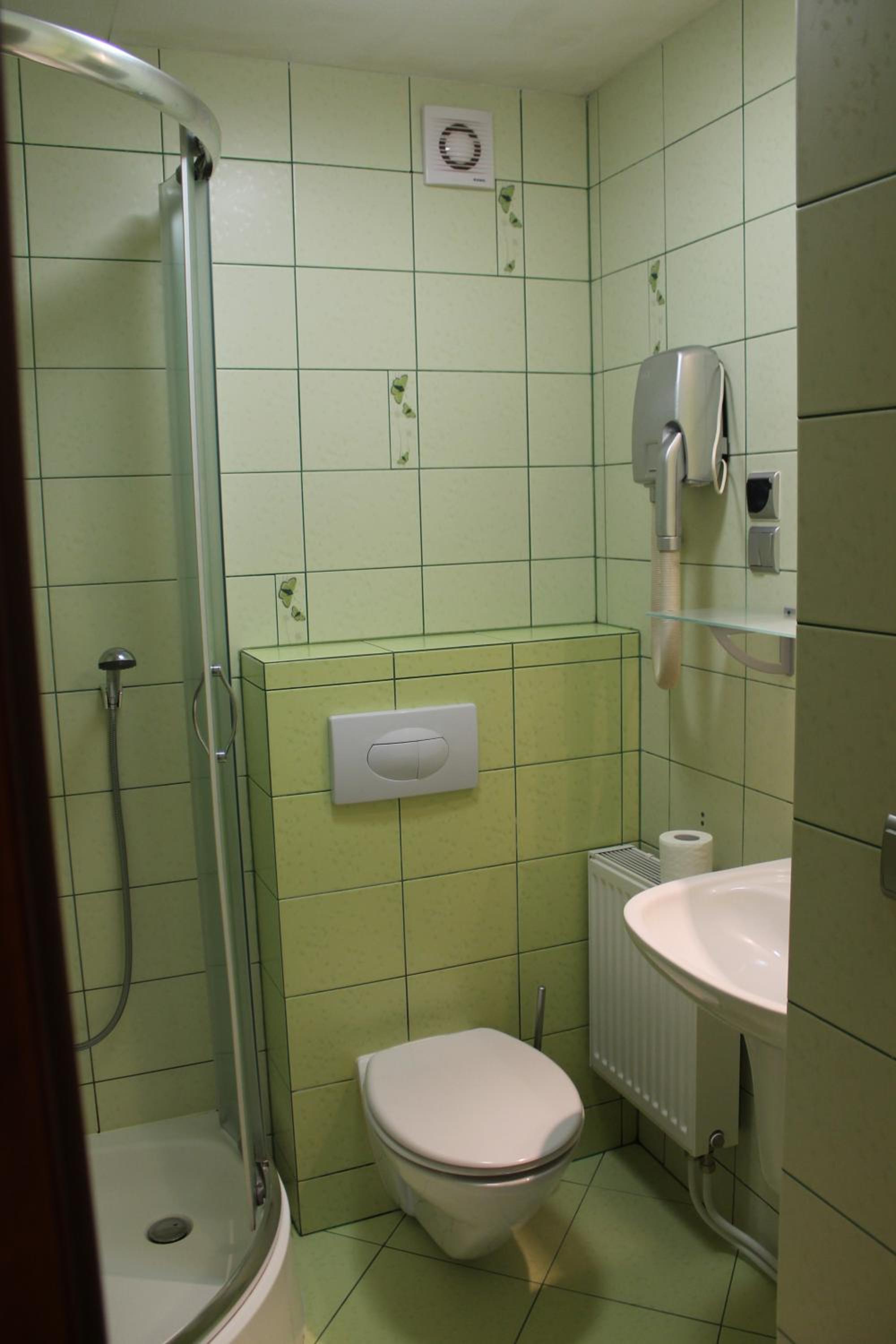 Double or Twin Room - Photo 16