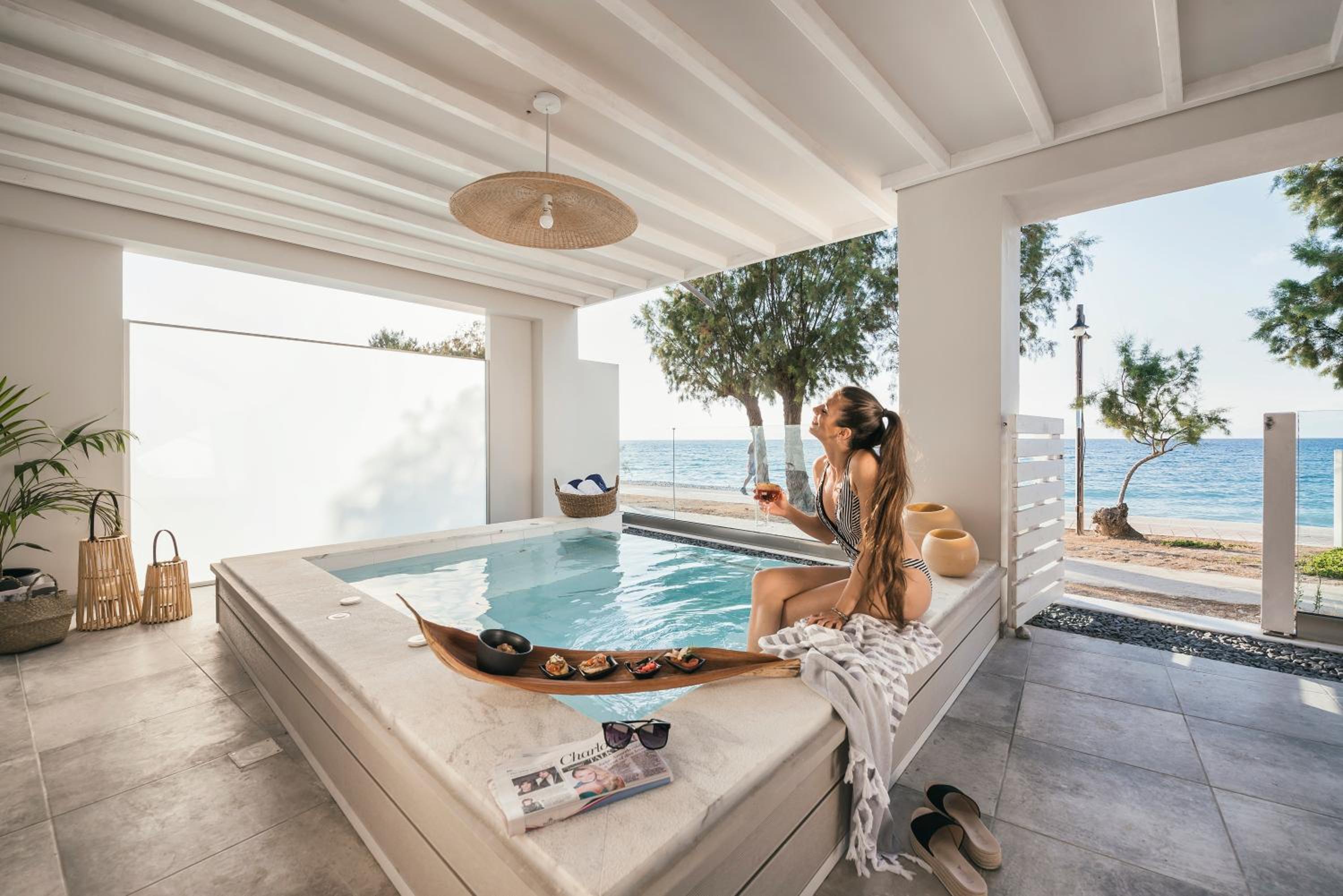 Sea Front Premier Suite with Jetted Pool thumbnail 6
