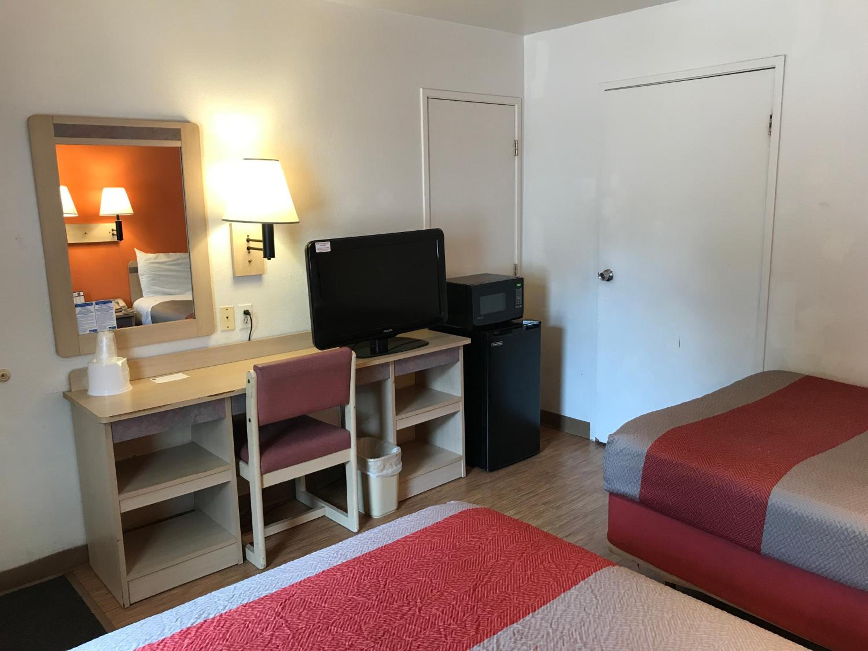 Quadruple Room - Disability Access - Non-Smoking photo 1