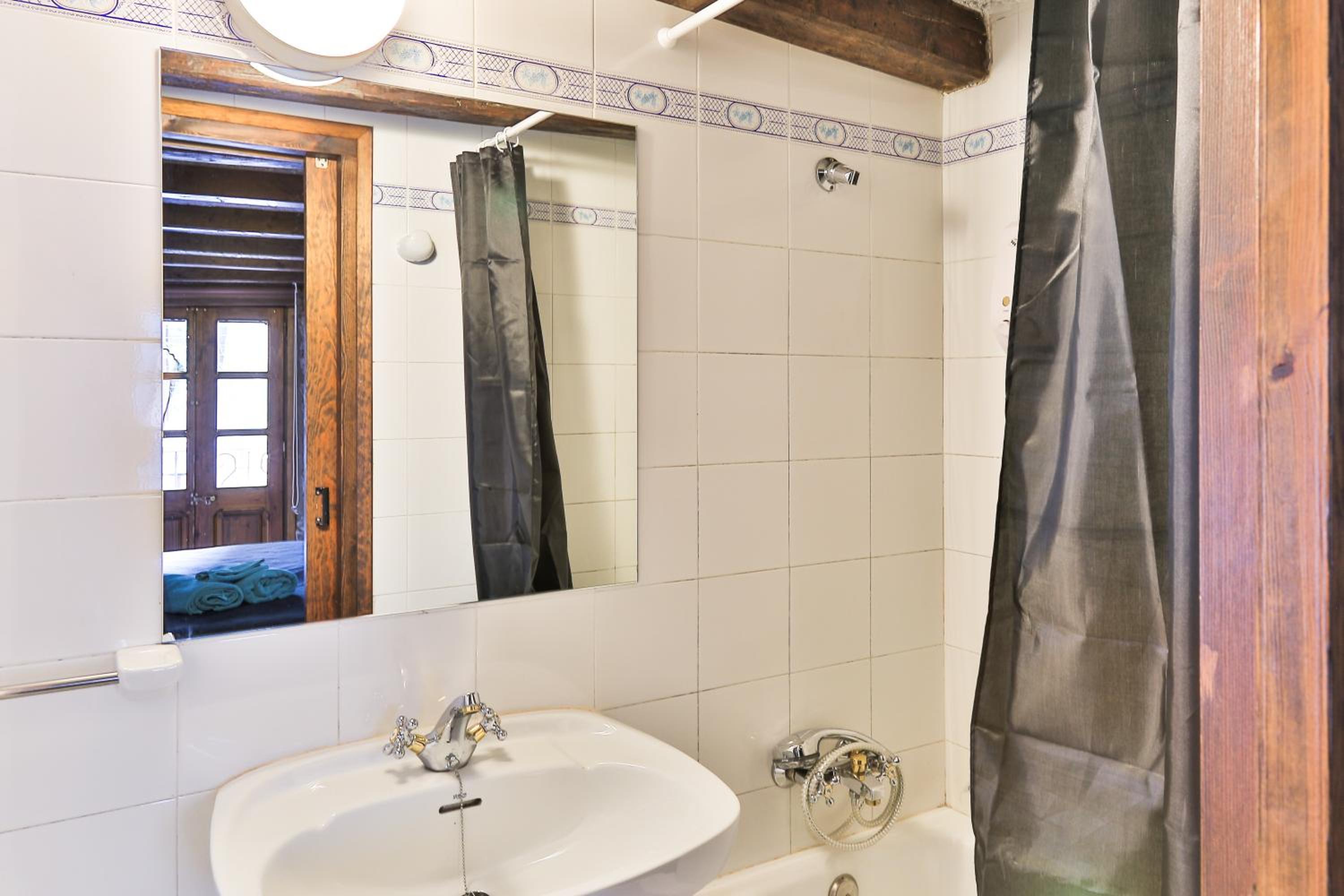 Deluxe Double Room with Bath photo 2