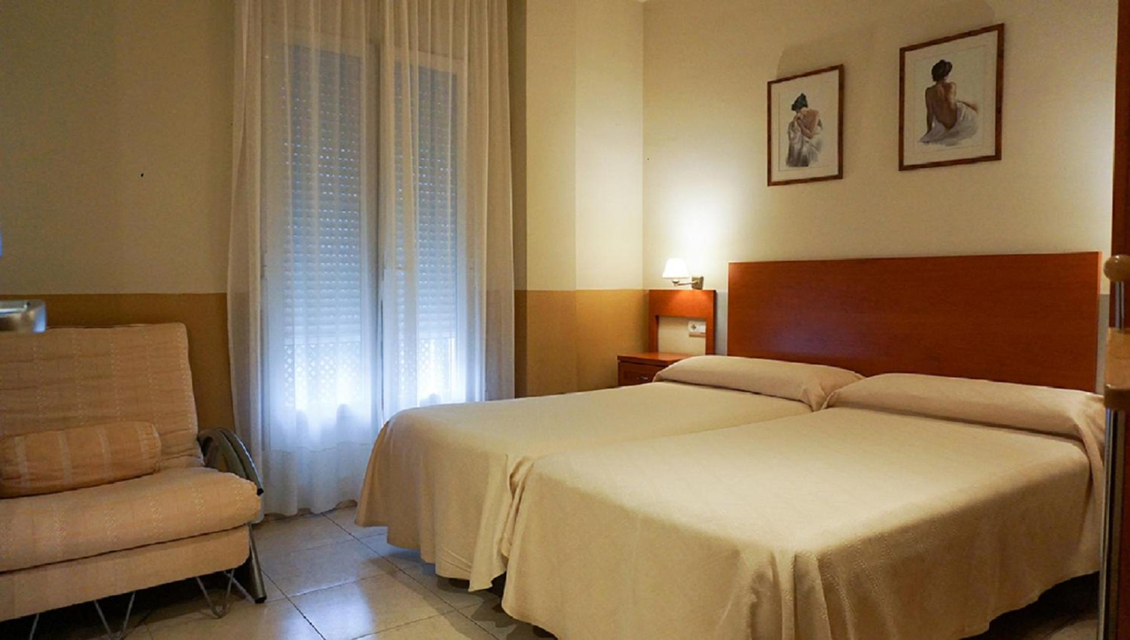 Double or Twin Room photo 3