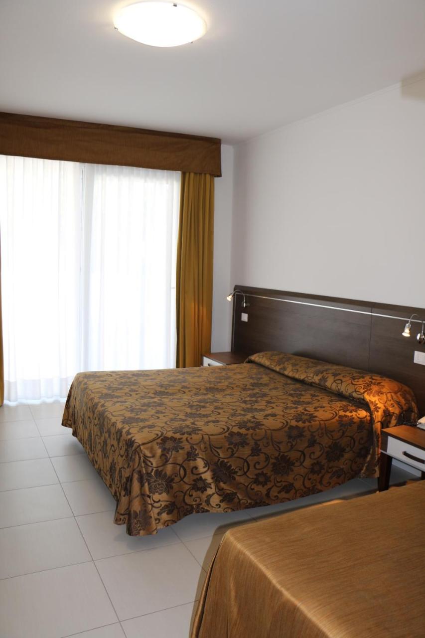Deluxe Triple Room - Photo 4