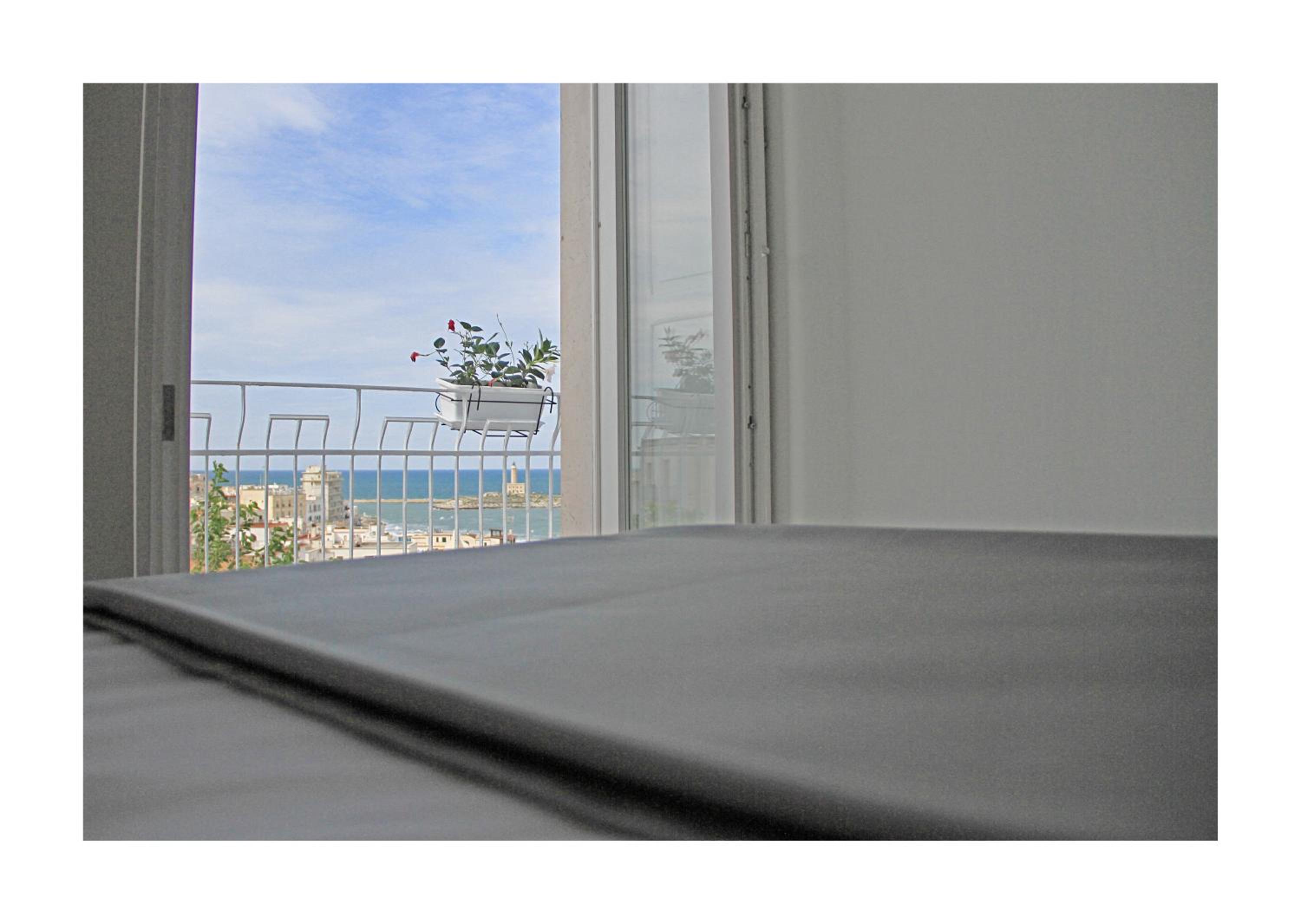 Deluxe Double Room with Balcony and Sea View photo 2