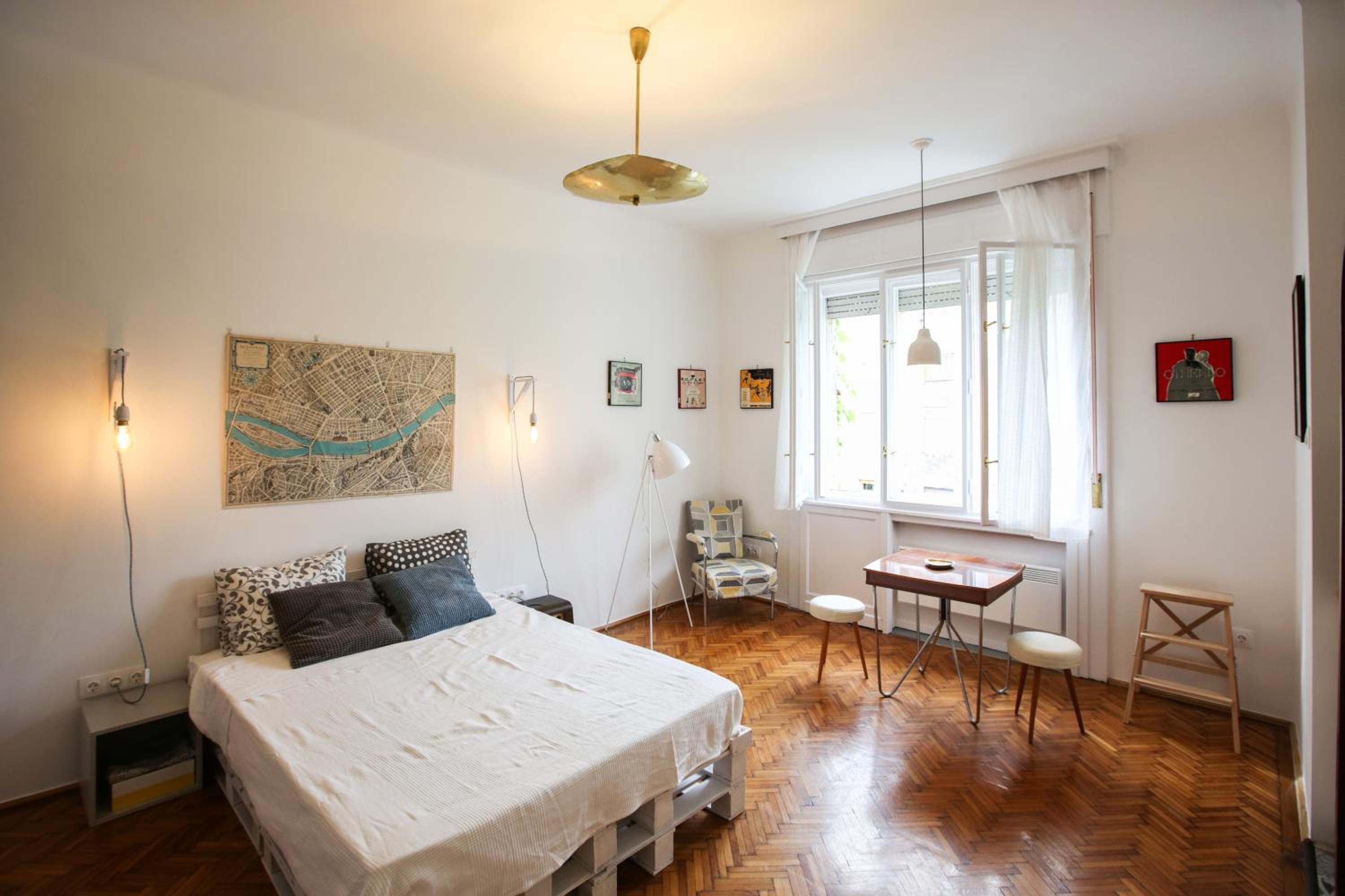Apartment - Photo 2