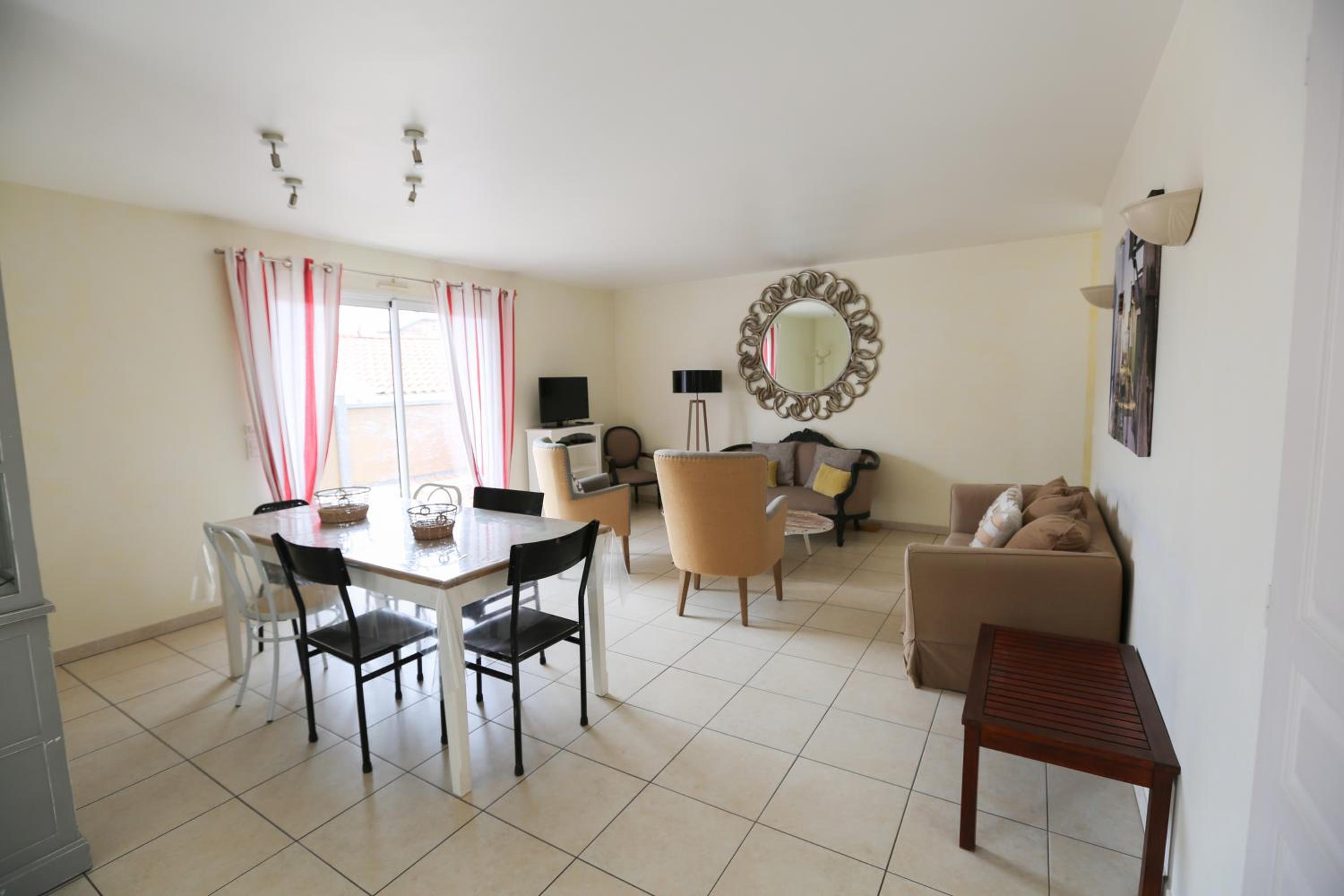 Apartment with Balcony photo 2