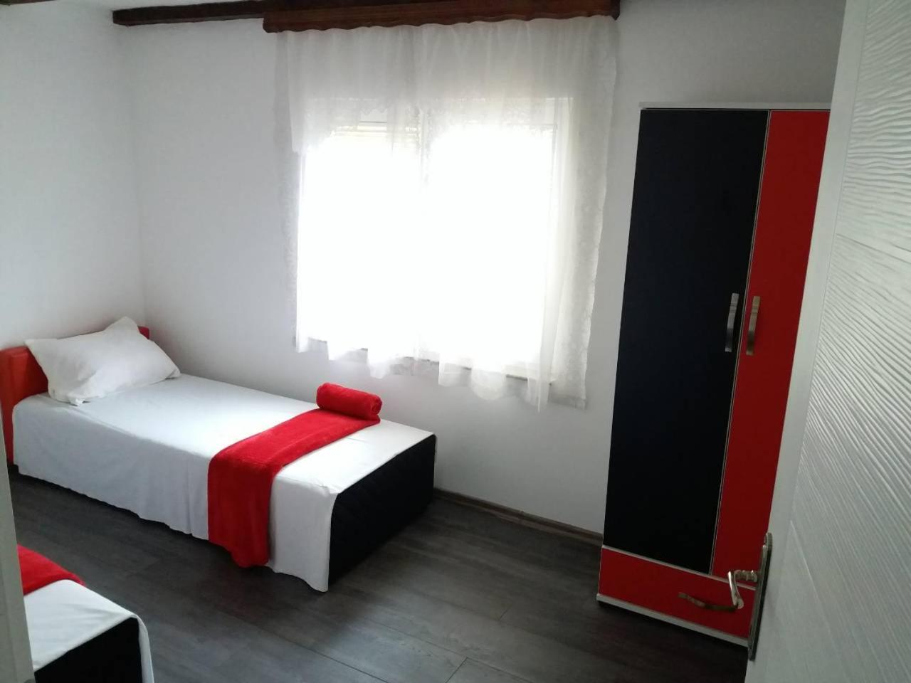 Villa photo 2