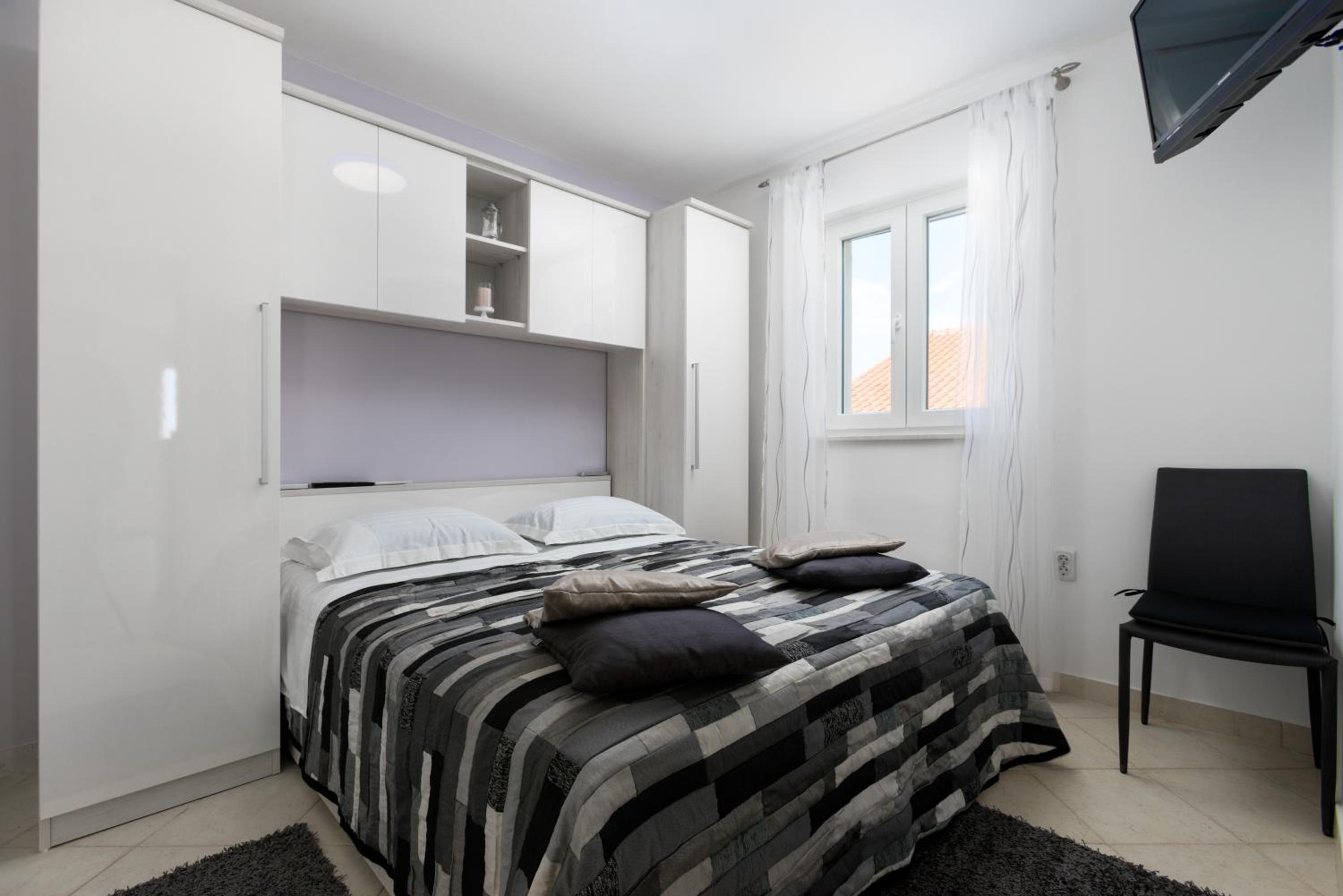 Apartment photo 1