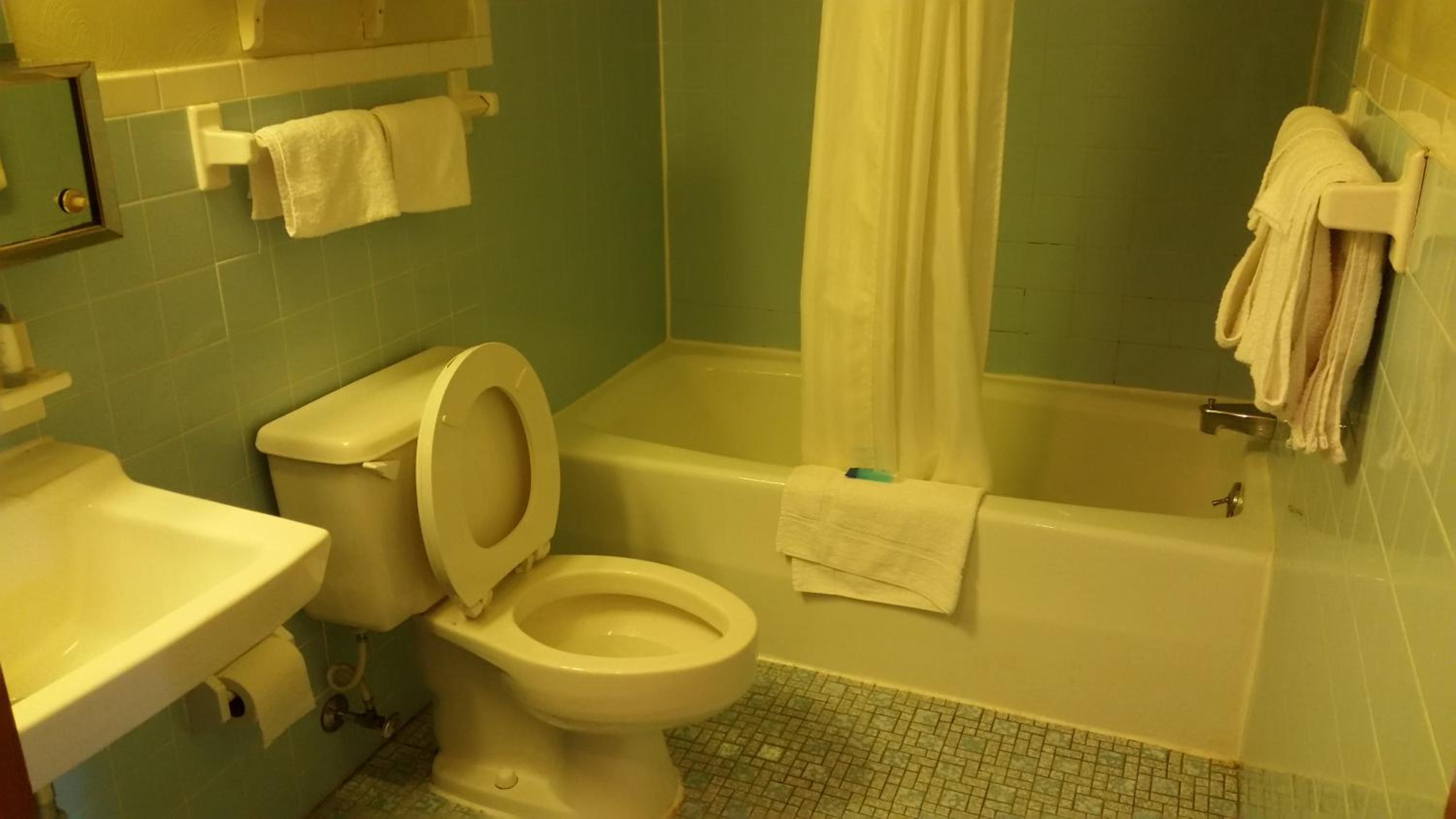 Double Room with Two Double Beds - Non-Smoking - Photo 3