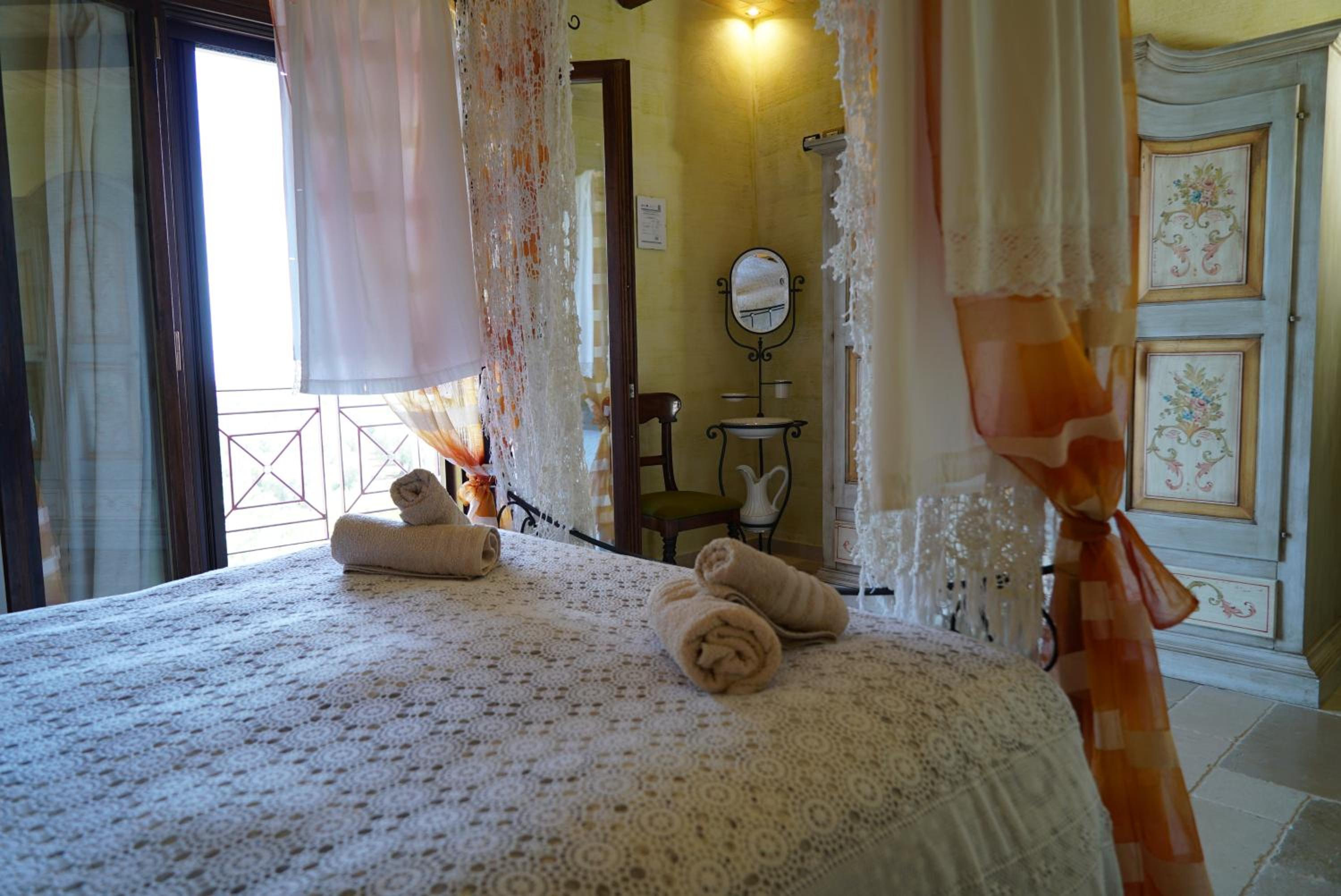 King Room with Pool View photo 3