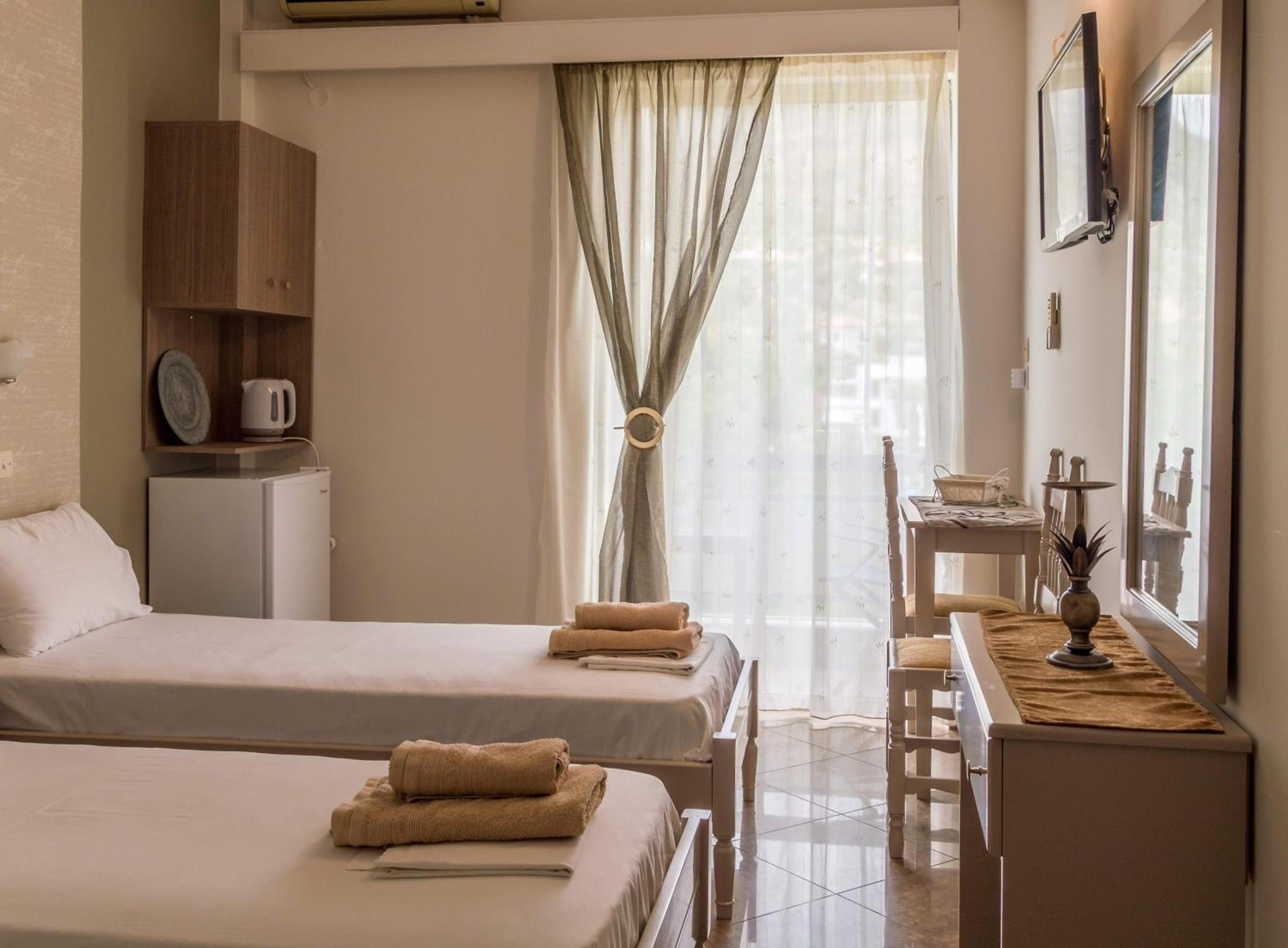 Standard Double or Twin Room with Sea View photo 3