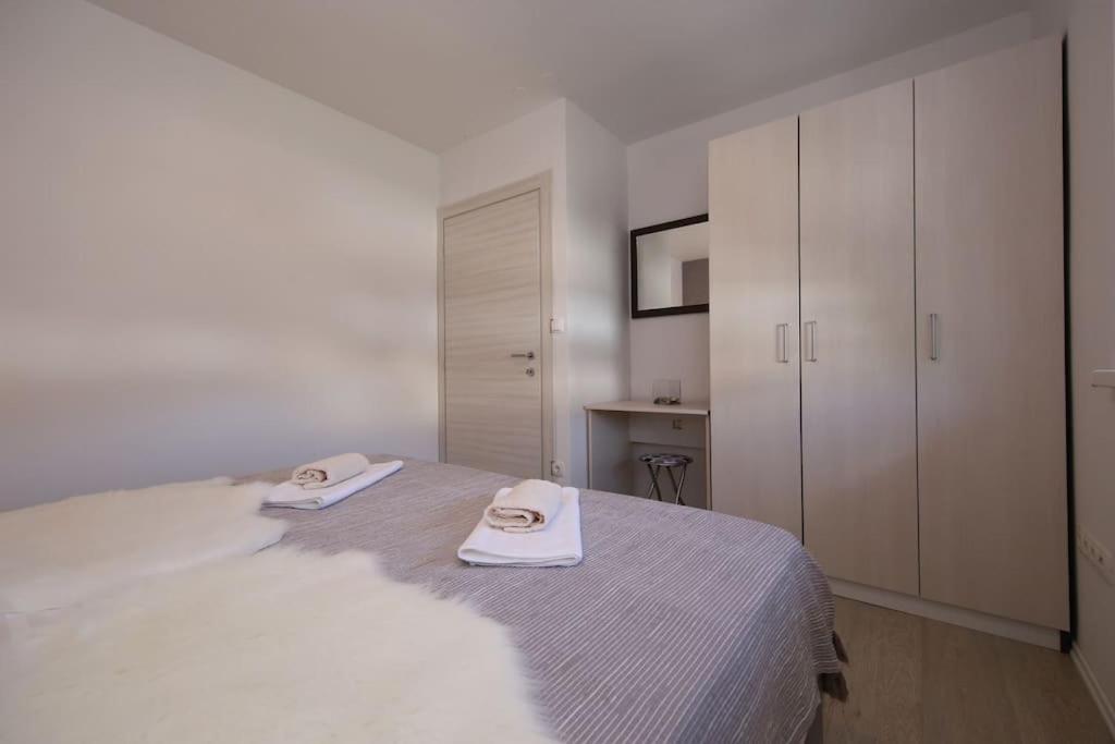 Two-Bedroom Apartment with Terrace and Sea View - Photo 16