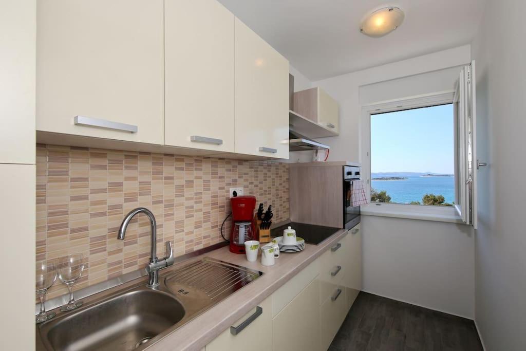 Two-Bedroom Apartment with Terrace and Sea View - Photo 15