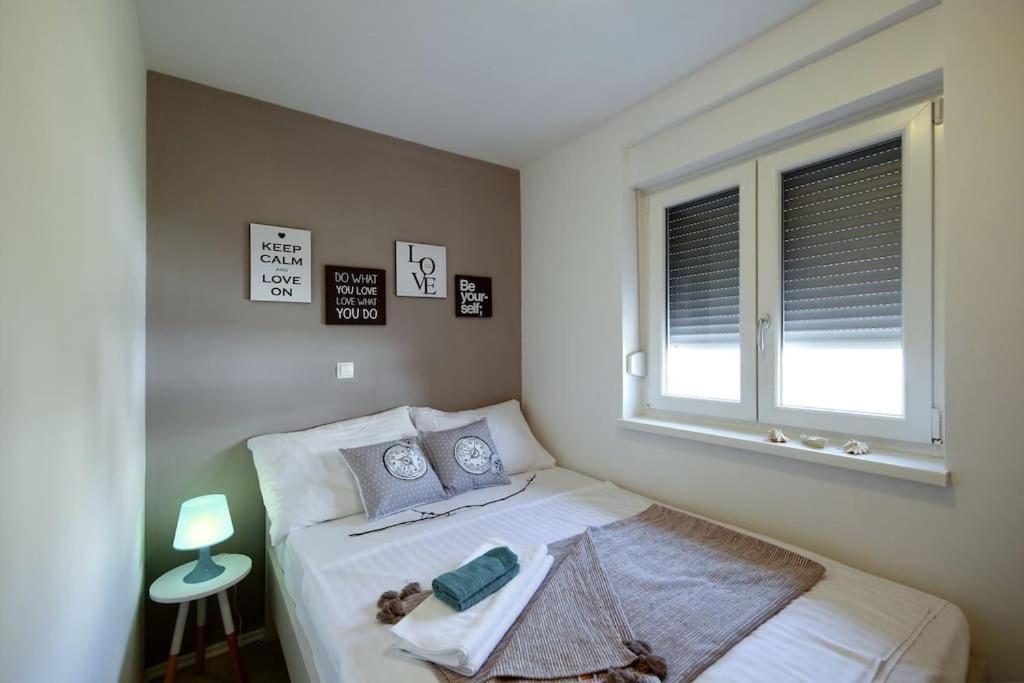 Two-Bedroom Apartment with Terrace and Sea View - Photo 19