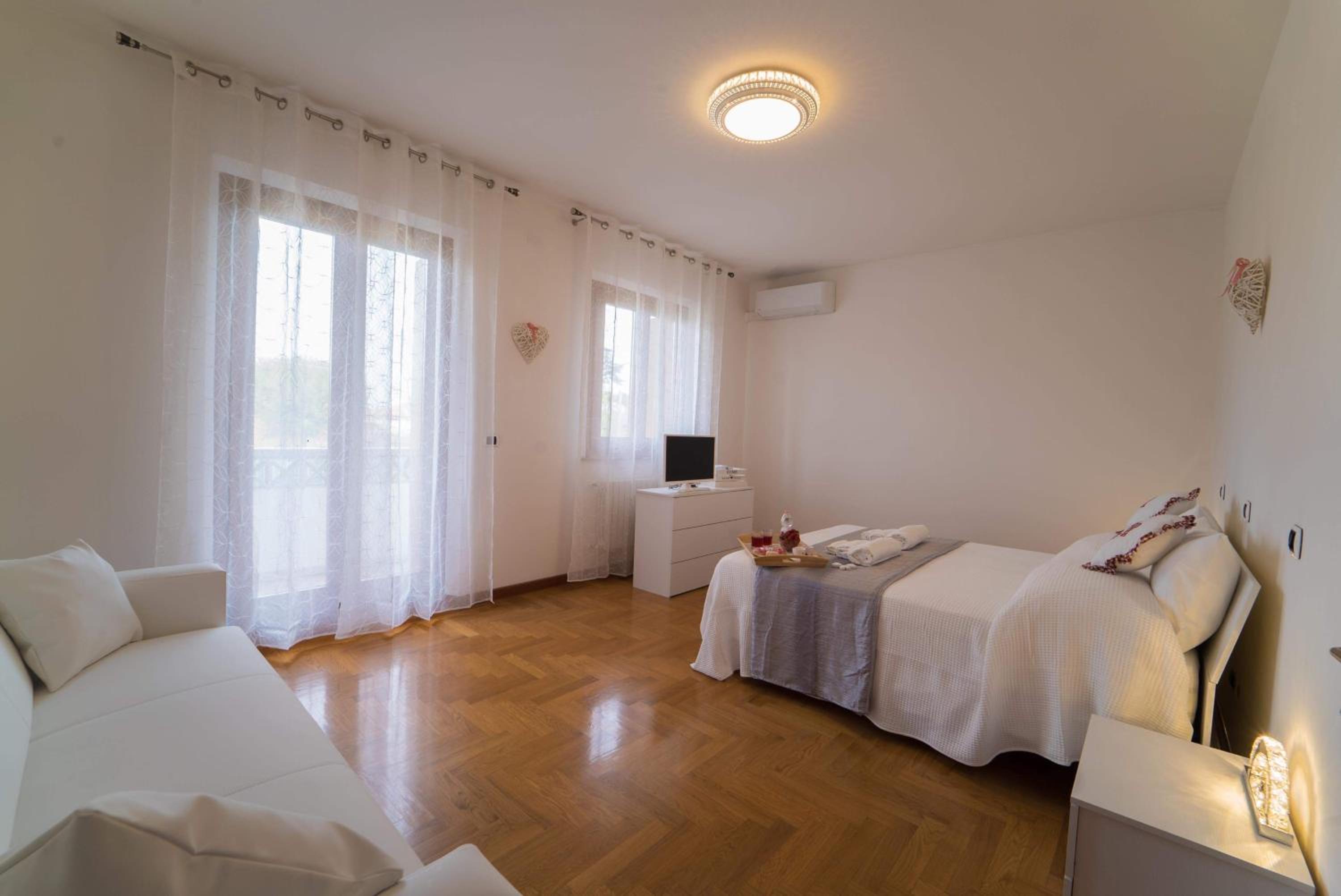 Standard Double or Twin Room with Garden View photo 1