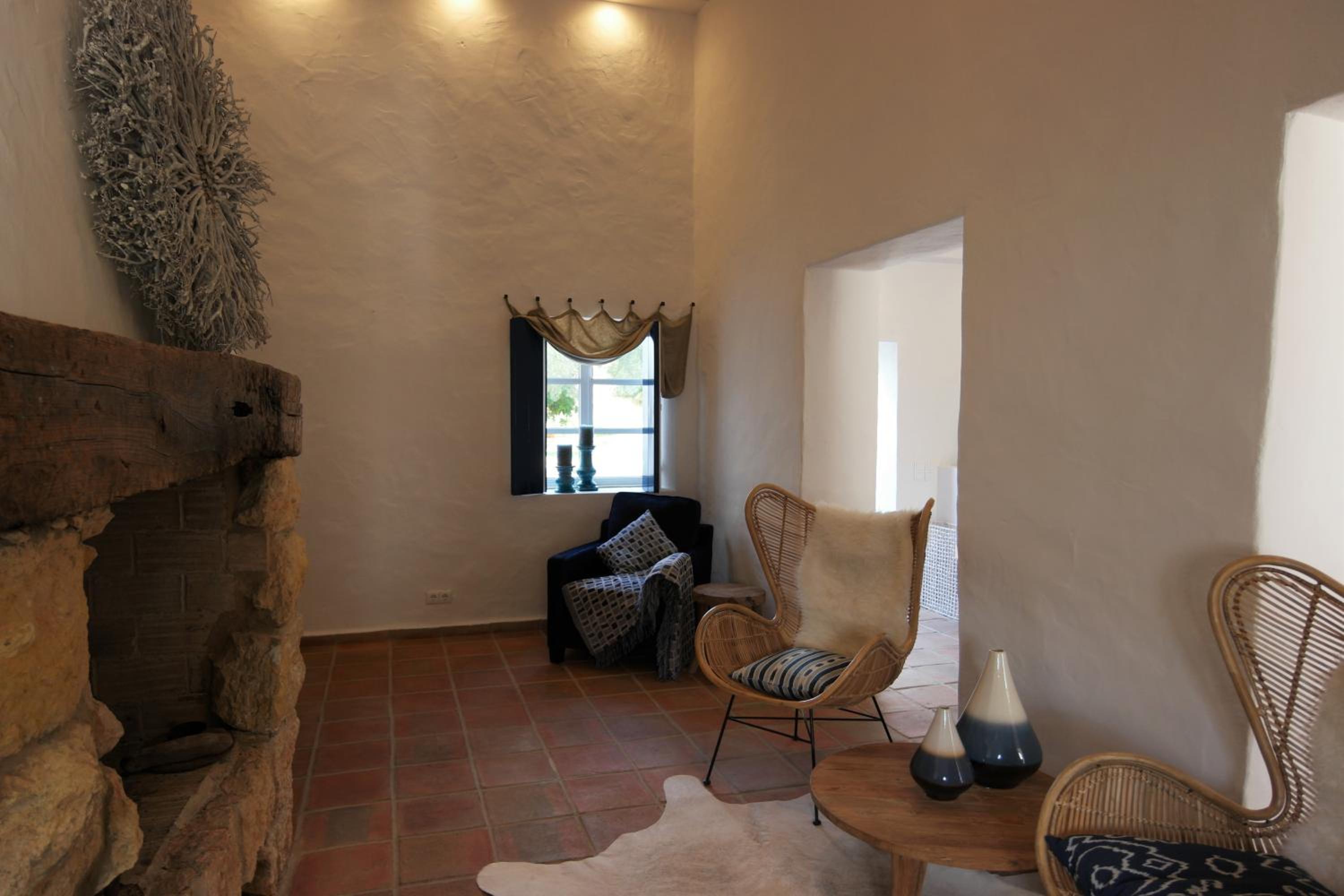 Three-Bedroom House photo 3