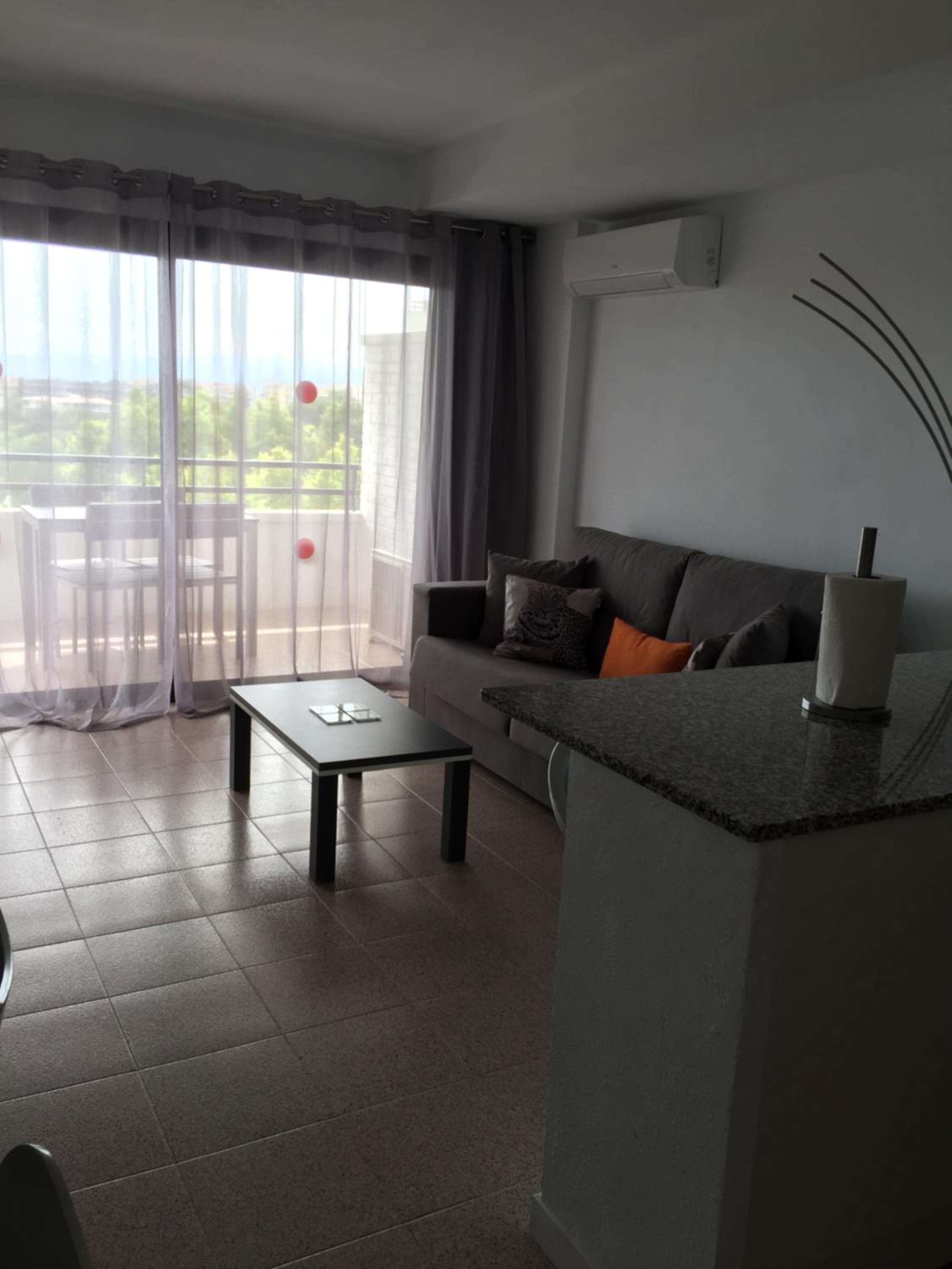 Apartment with Pool View 