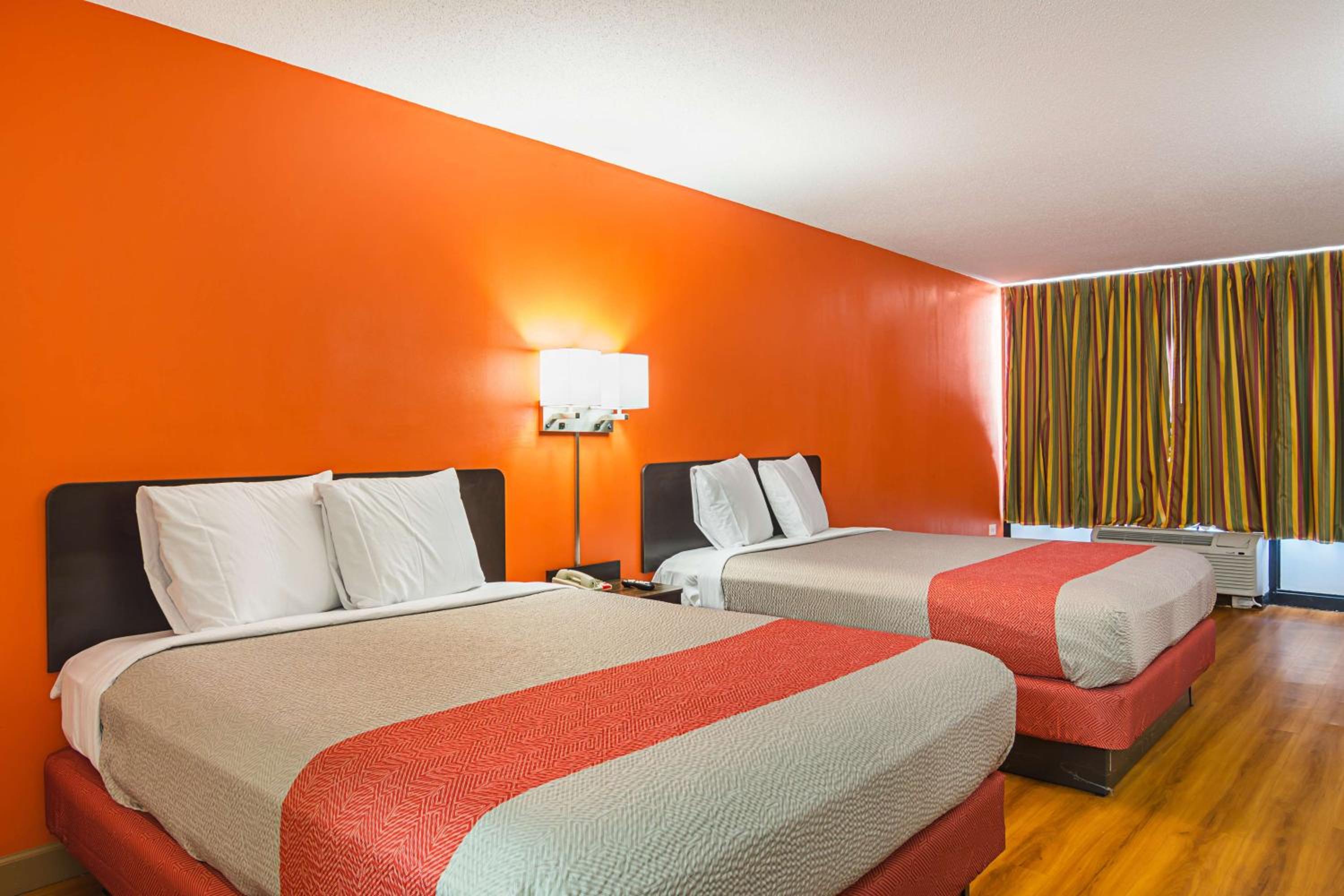 Deluxe Queen Room with Two Queen Beds - Non-Smoking - Photo 1