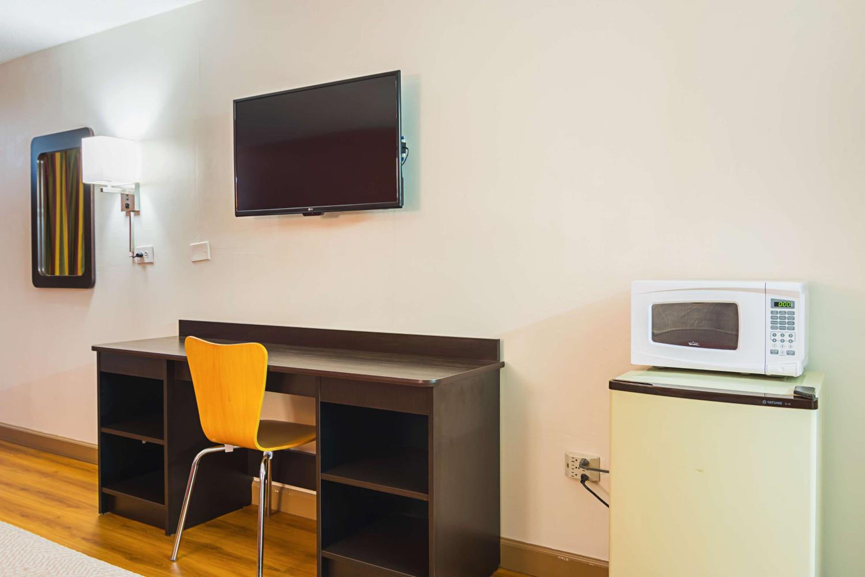 Triple Room - Non-Smoking - Photo 8