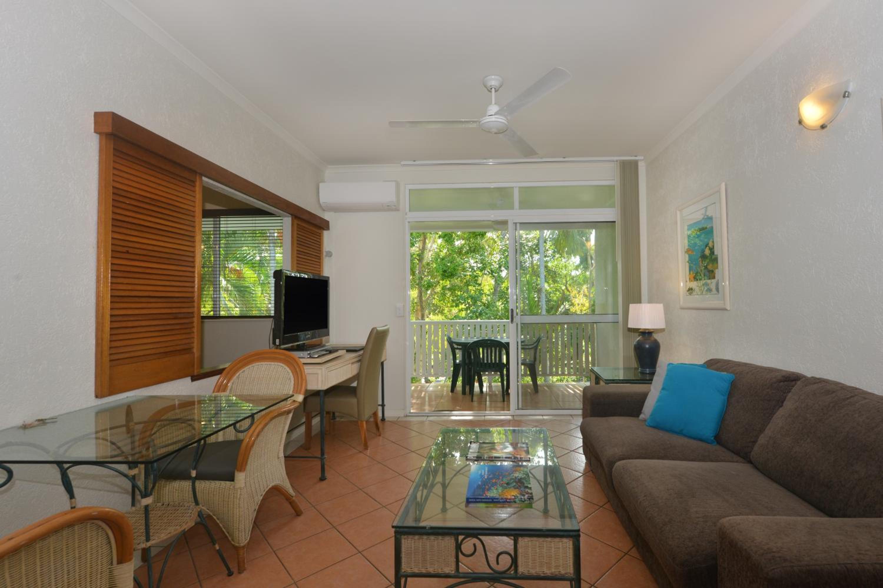 One-Bedroom Apartment photo 3