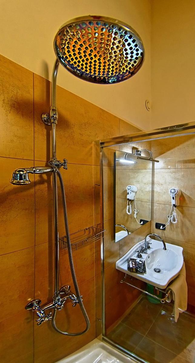 Double Room with Balcony photo 2