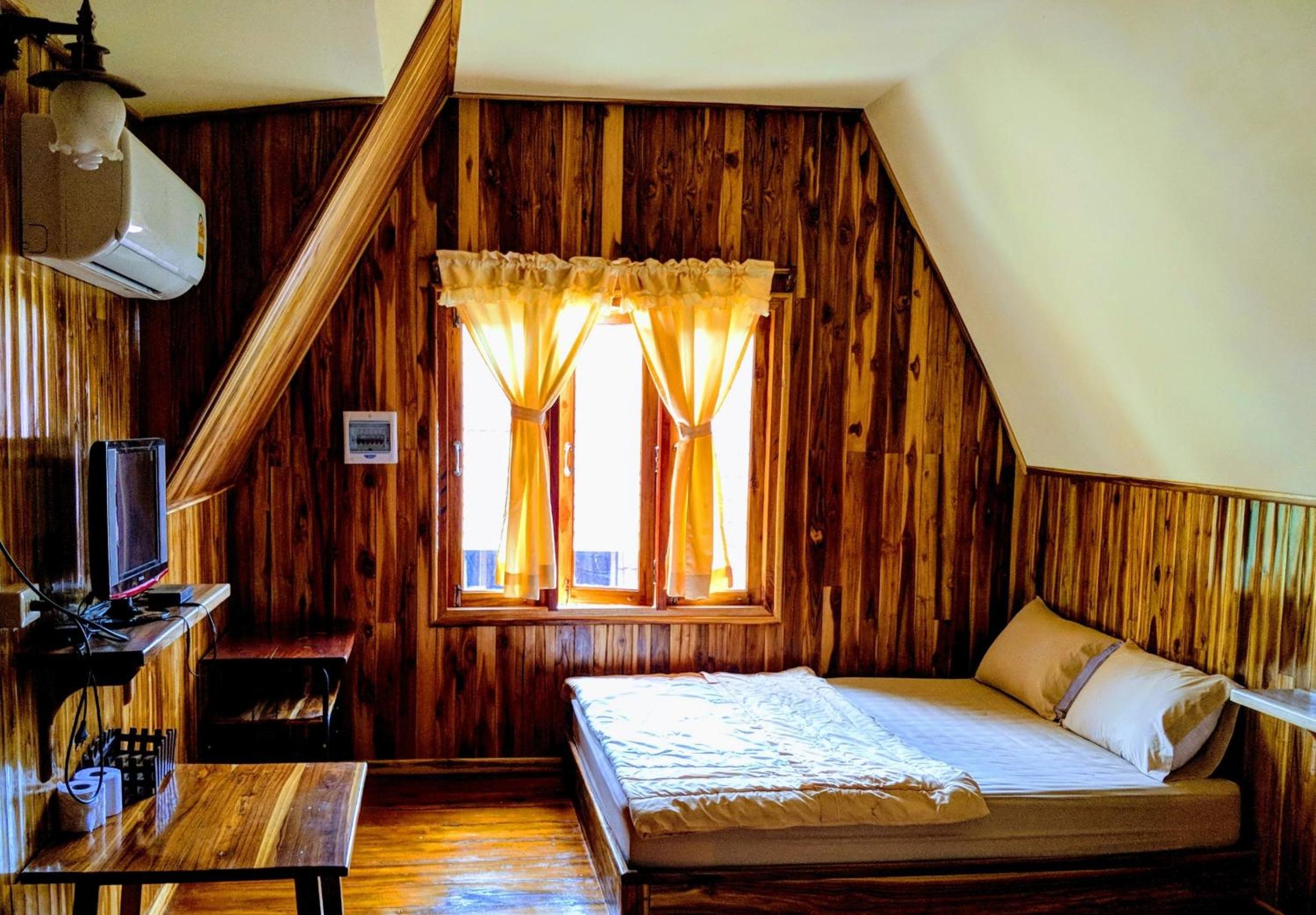 Classic Quadruple Room