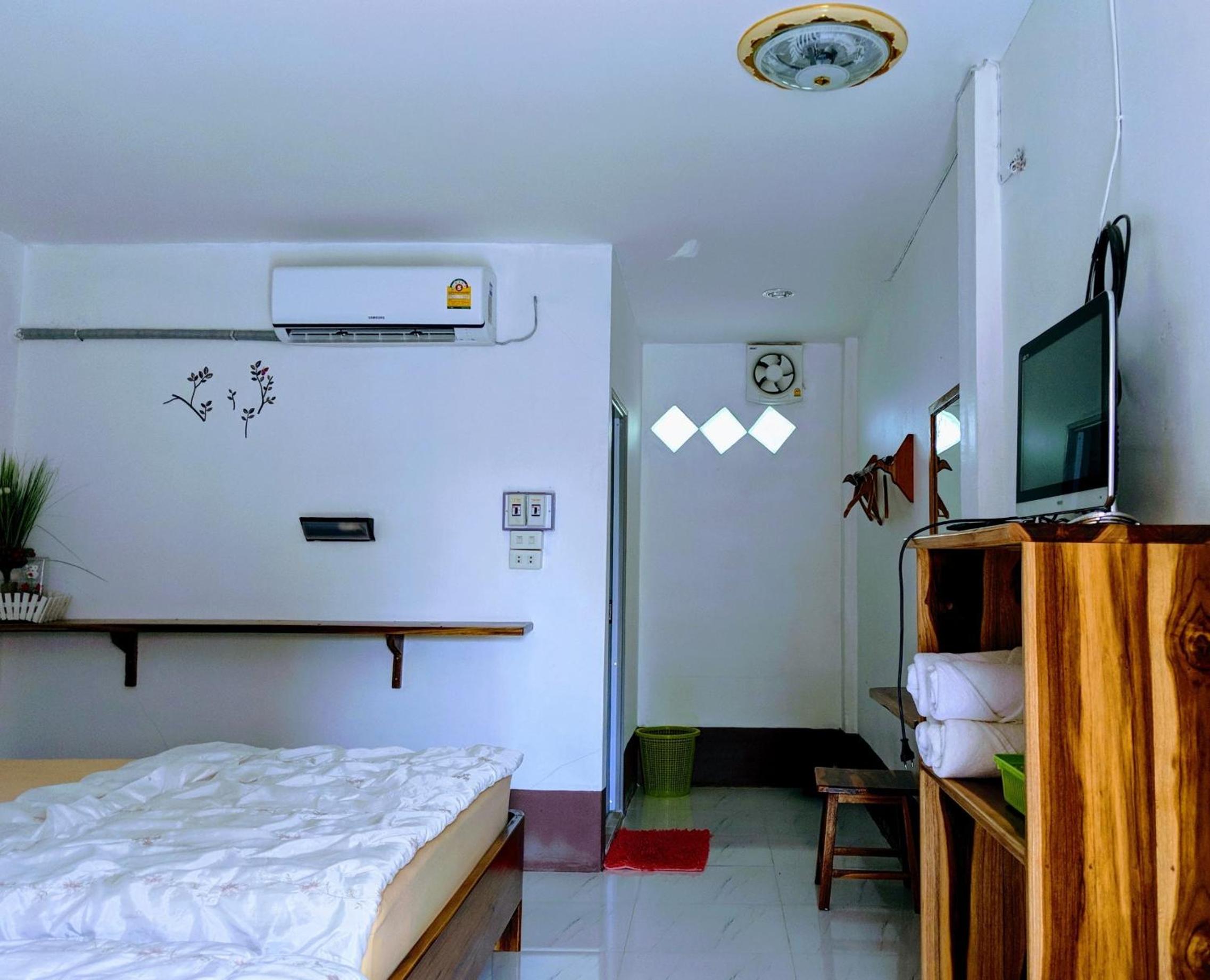 Quadruple Room with Private Bathroom