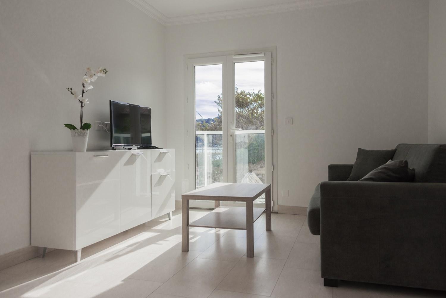 Studio with Side Sea View