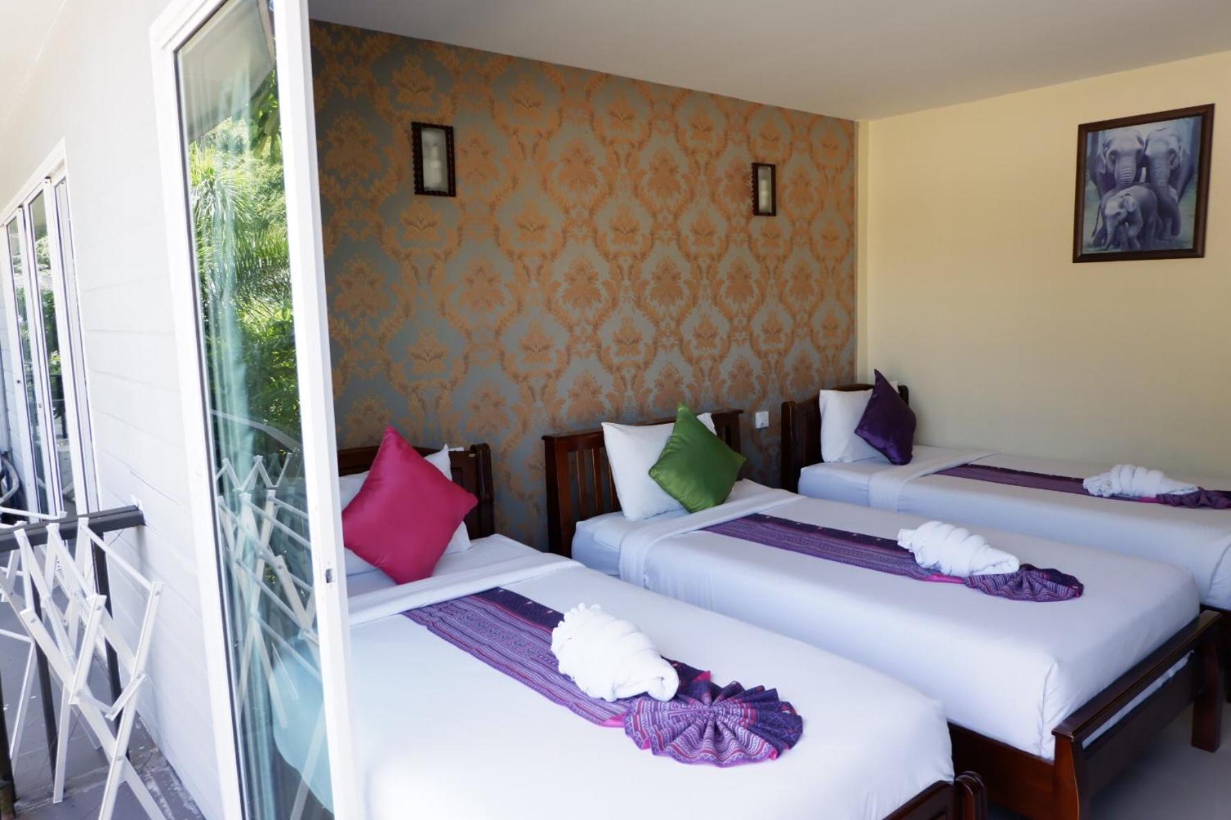 Triple Room with Balcony - Photo 3