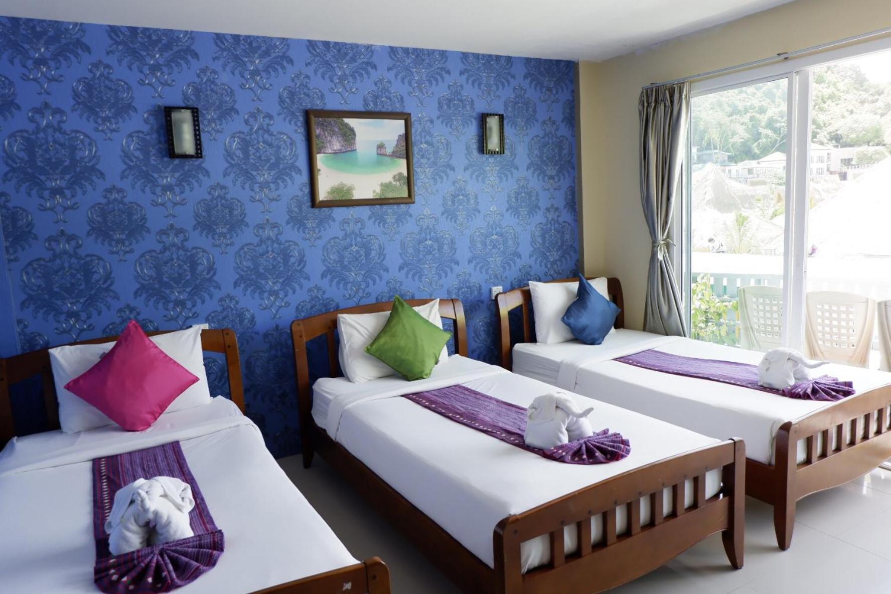 Triple Room with Balcony - Photo 18