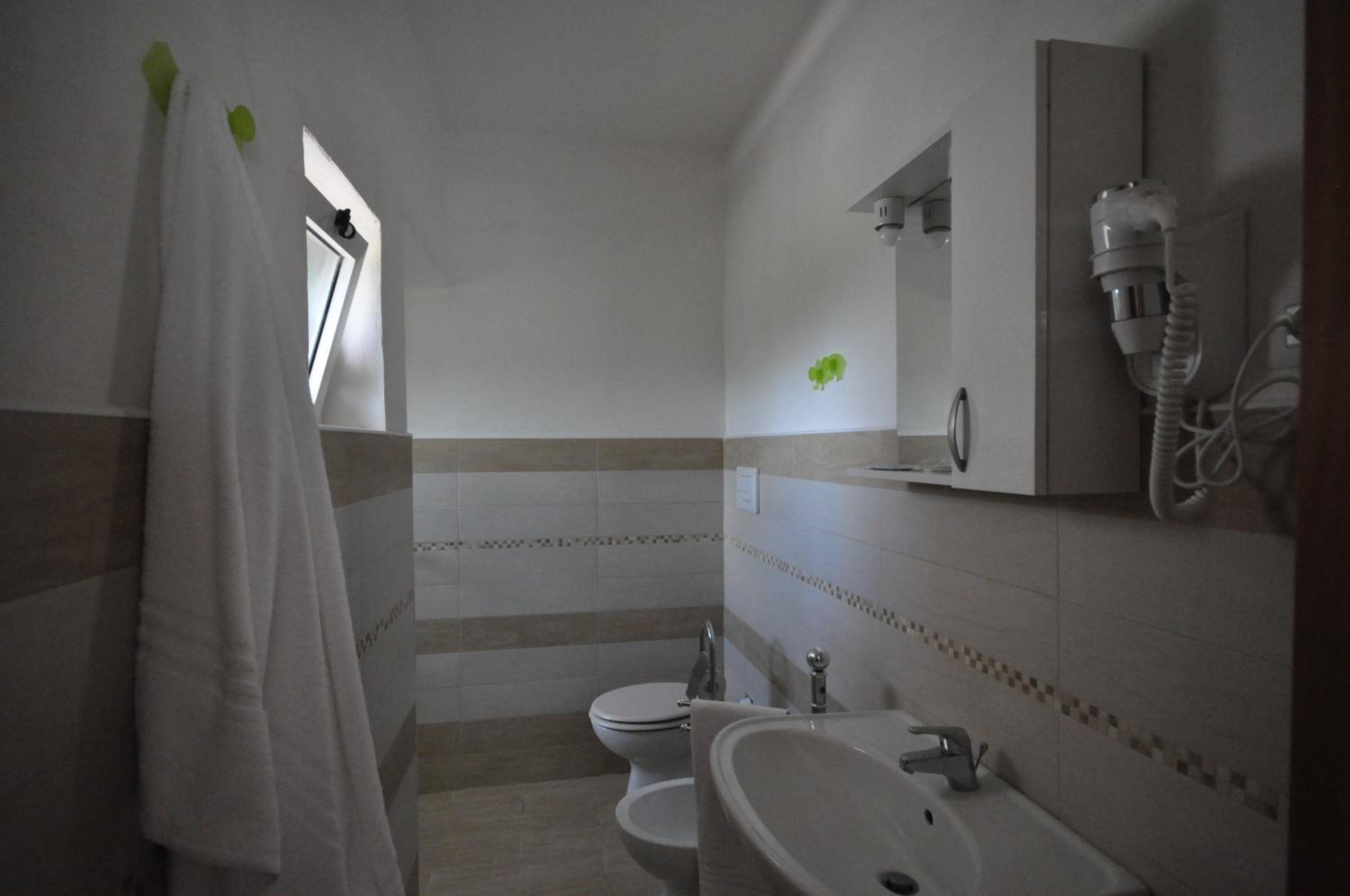 Double or Twin Room photo 2