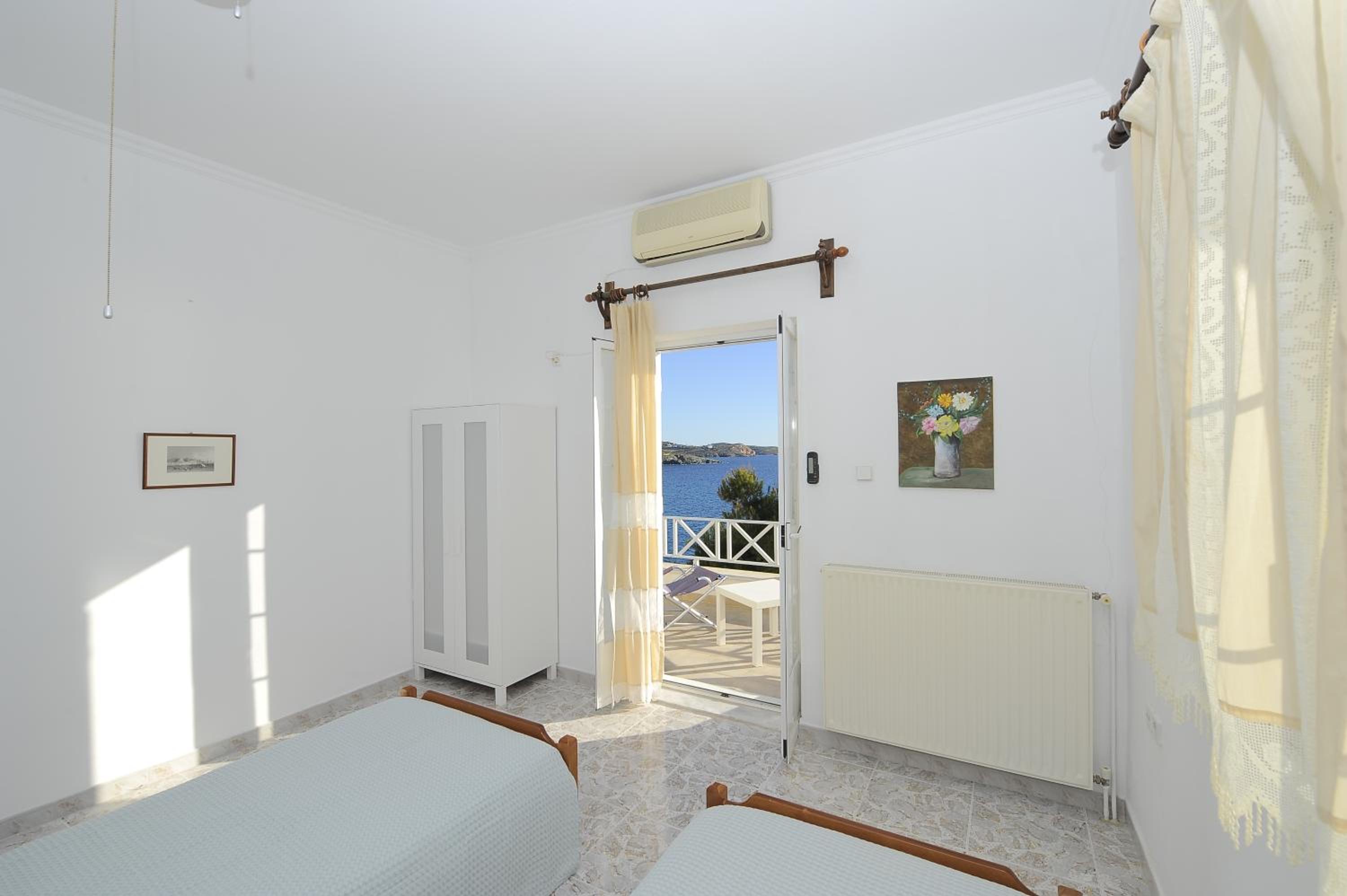Villa - Beach Front - Photo 12