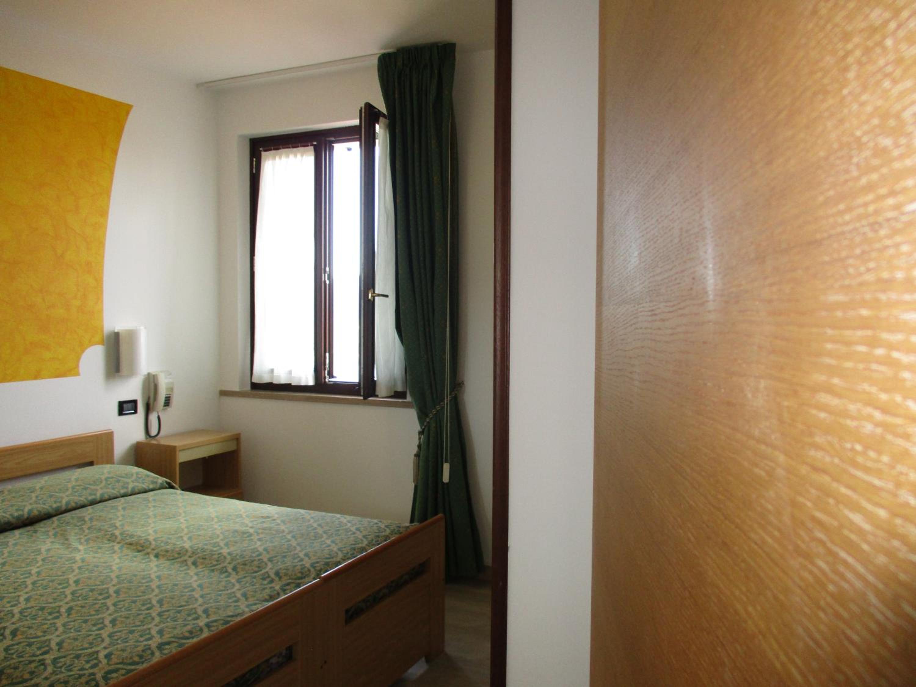 Double or Twin Room with View photo 3