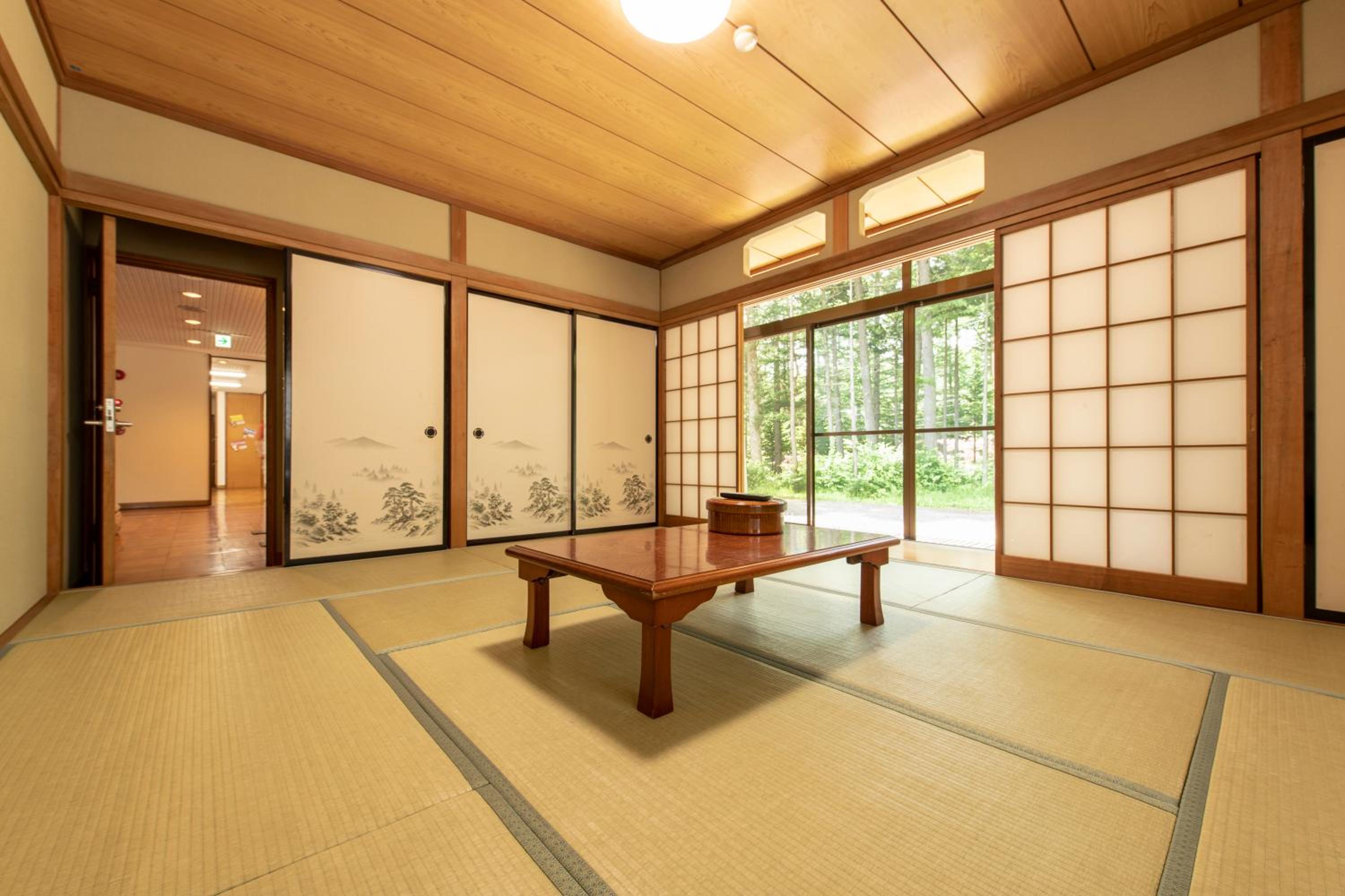Japanese-Style Family Room photo 2