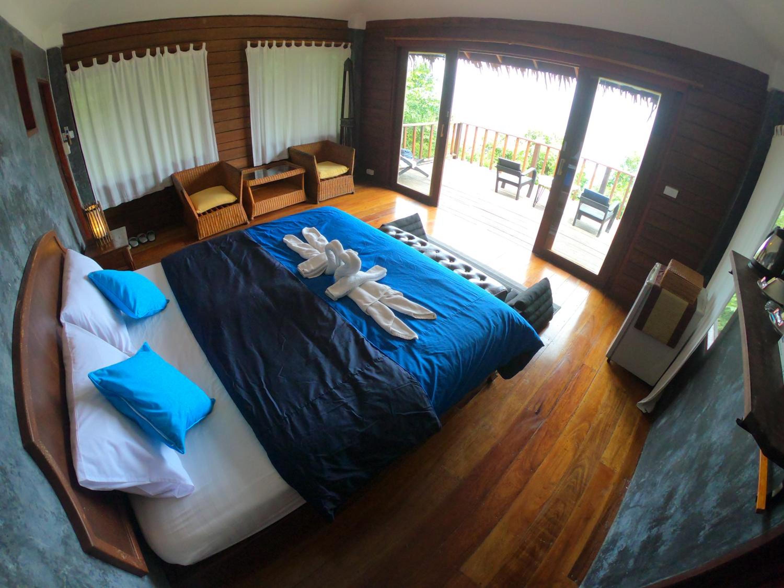 Master Sea View Bungalow with Balcony photo 3